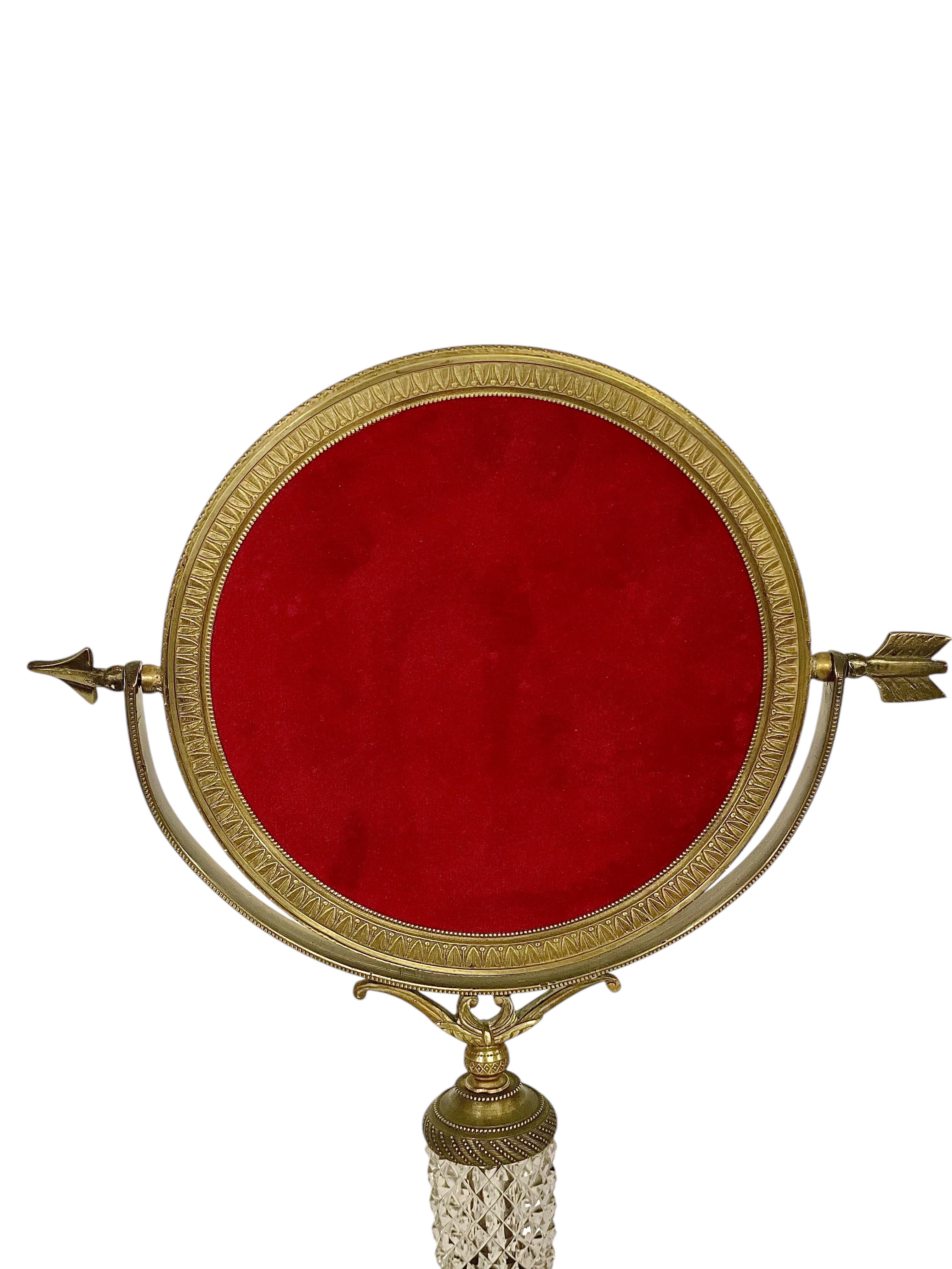Miroir de table du XIXe siècle en bronze doré et cristal taillé en vente 8