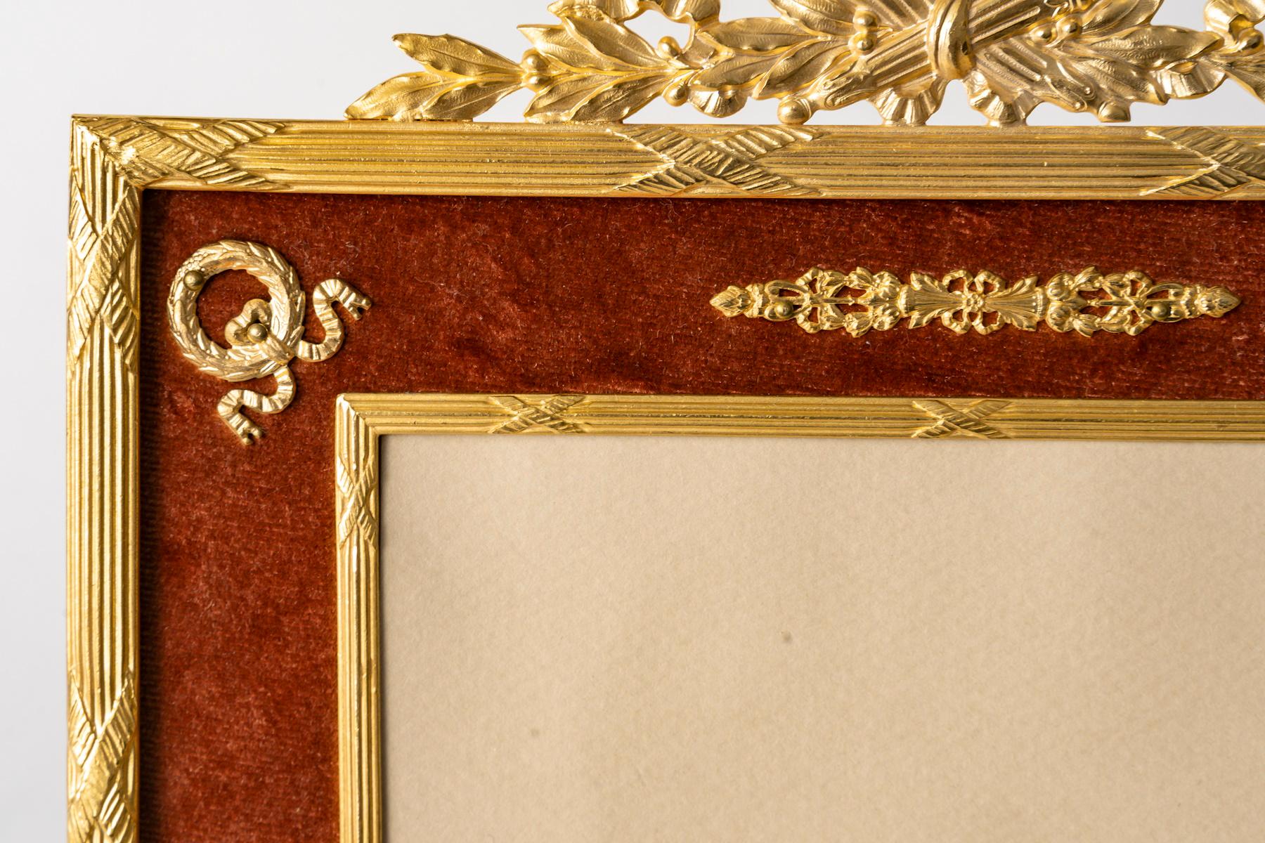 19. Jahrhundert Fotorahmen aus vergoldetem Messing und rosafarbenem Stoff, Periode Napoleon III. im Zustand „Gut“ im Angebot in Saint-Ouen, FR