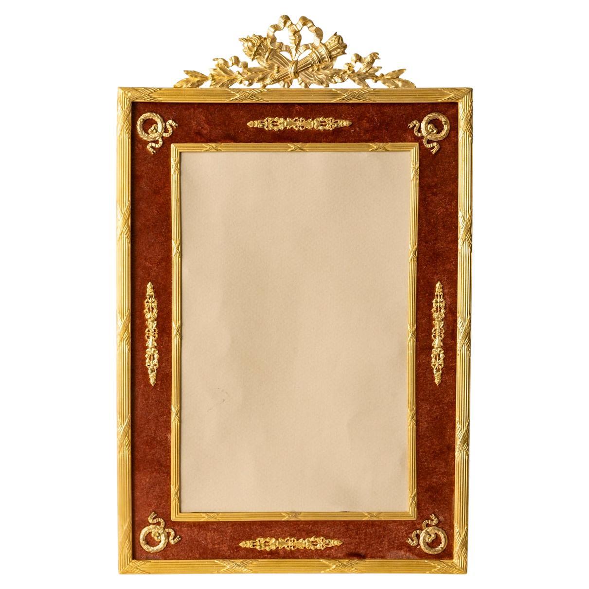 19. Jahrhundert Fotorahmen aus vergoldetem Messing und rosafarbenem Stoff, Periode Napoleon III.
