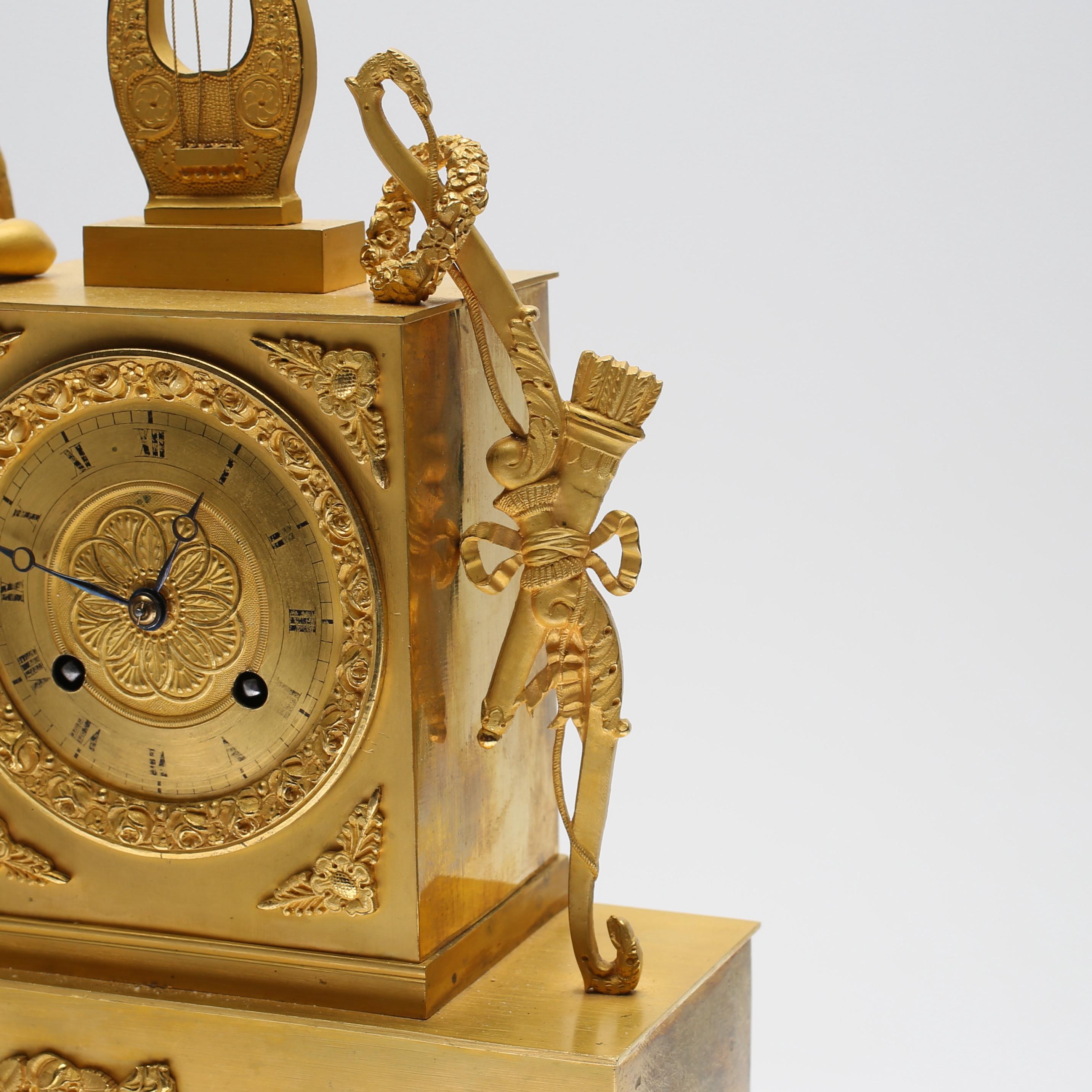 19th Century Gilt Brass Table Mantle Clock For Sale 3