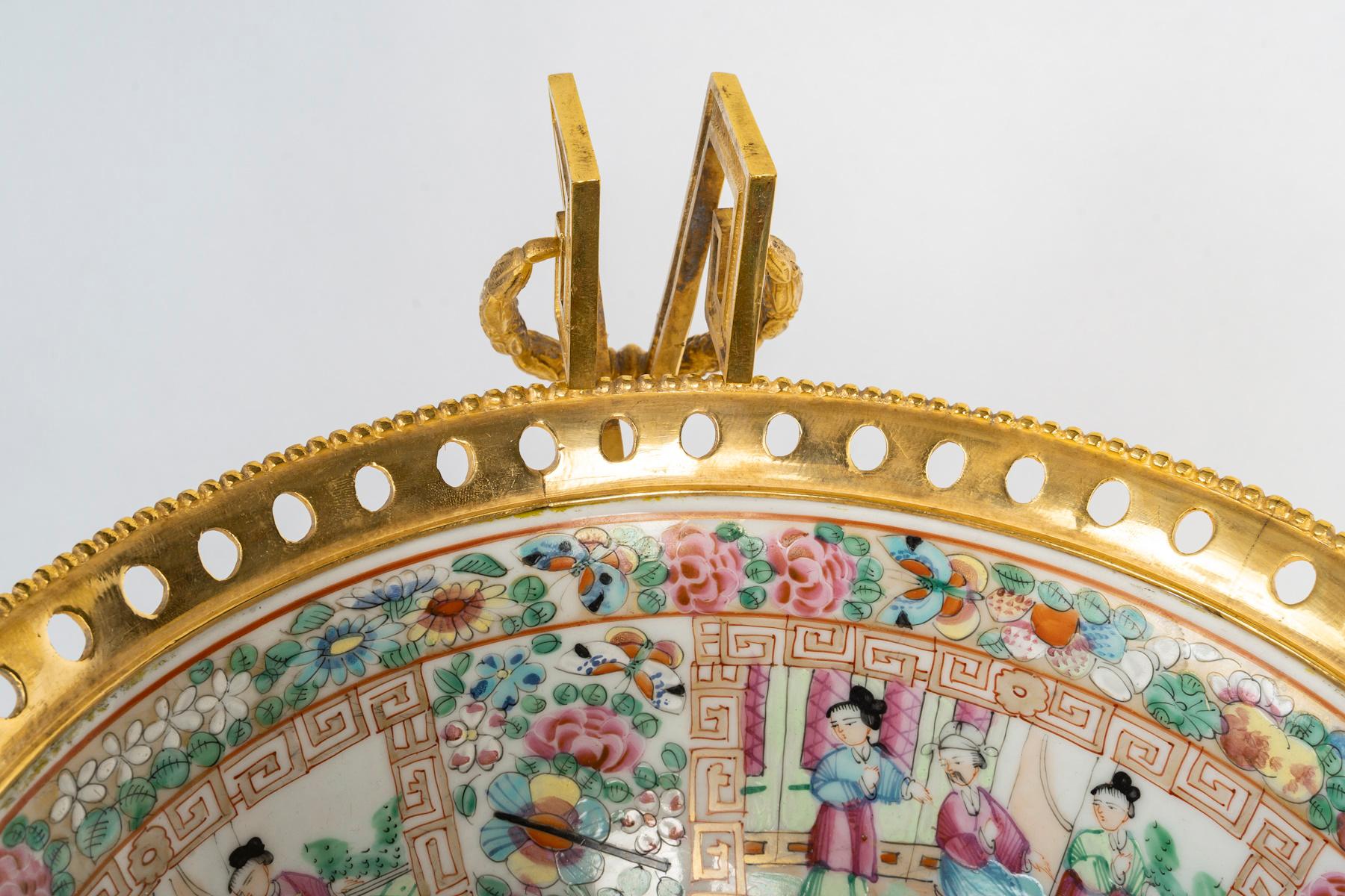Cuenco de bronce dorado y porcelana de Cantón del siglo XIX, época de Napoleón III. en venta 2