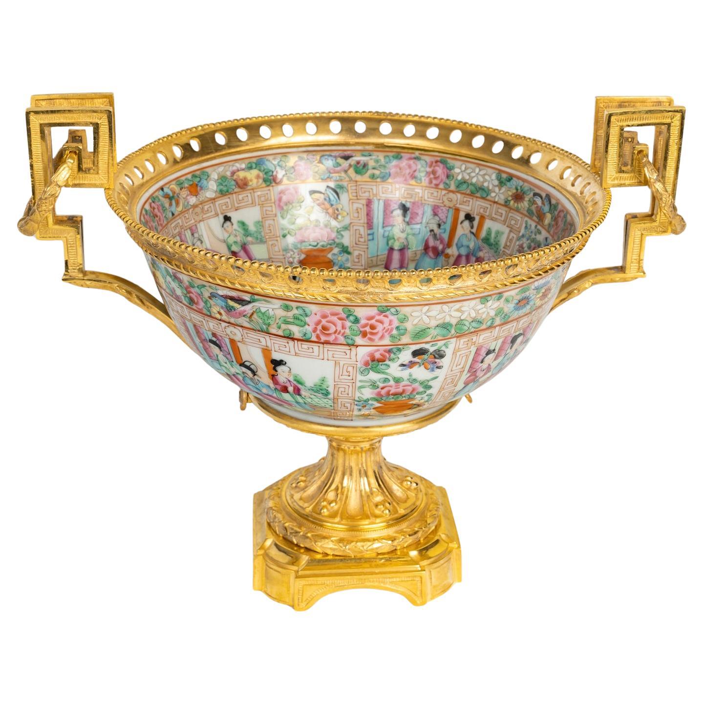 Cuenco de bronce dorado y porcelana de Cantón del siglo XIX, época de Napoleón III.