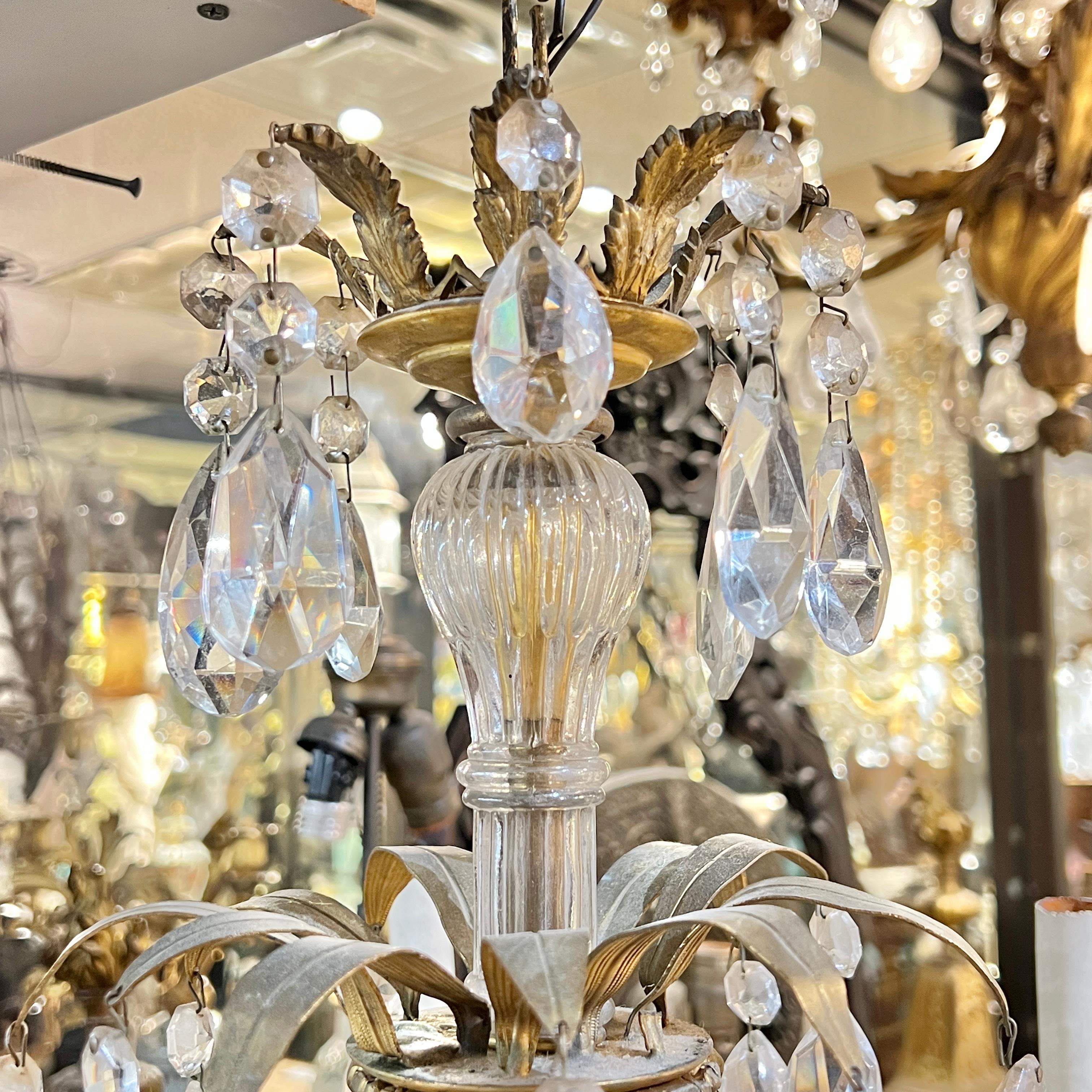 19th Century Gilt Bronze and Crystal Six Light Chandelier in vendita 1