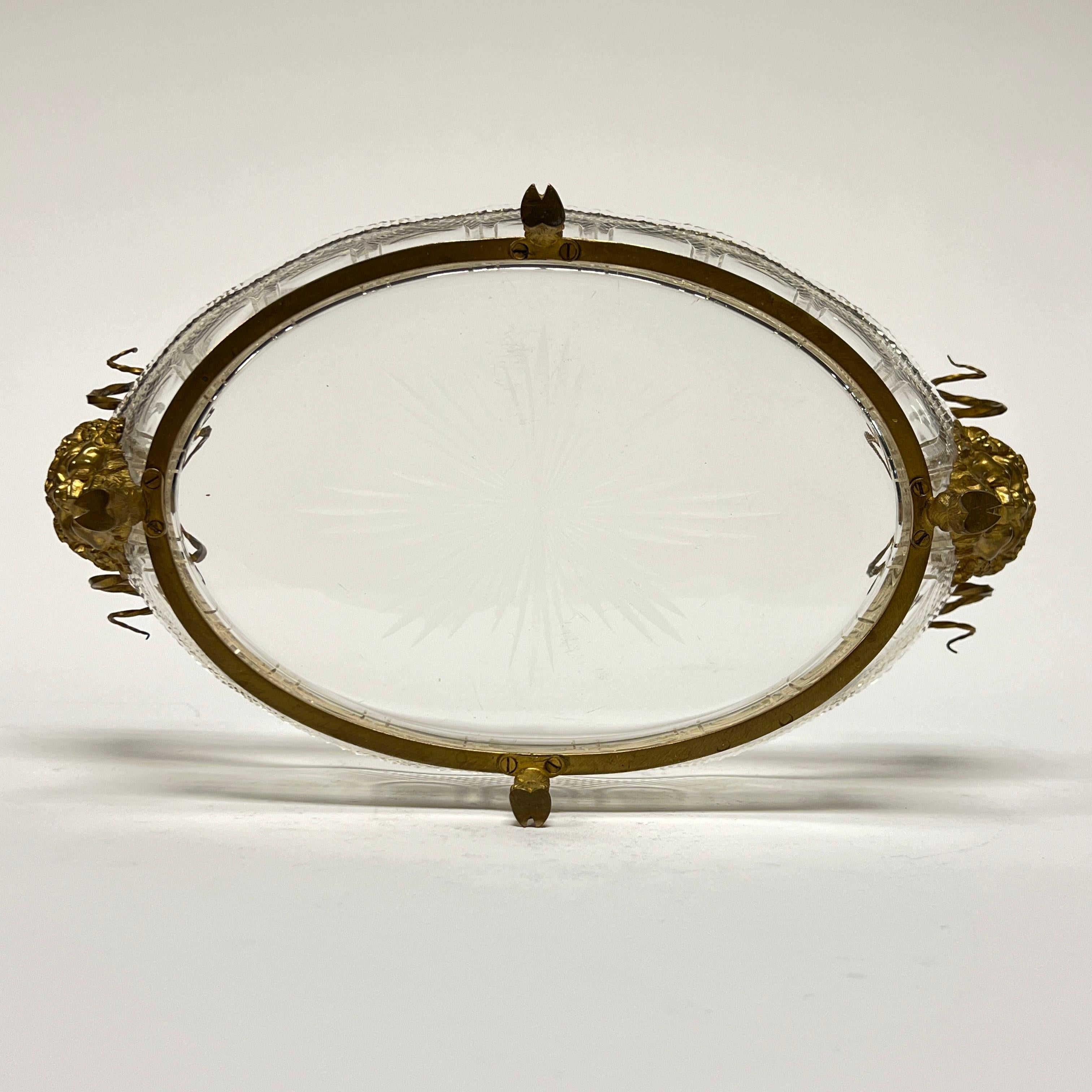 Schale aus vergoldeter Bronze und geschliffenem Glas aus dem 19. Jahrhundert, Baccarat zugeschrieben im Angebot 6