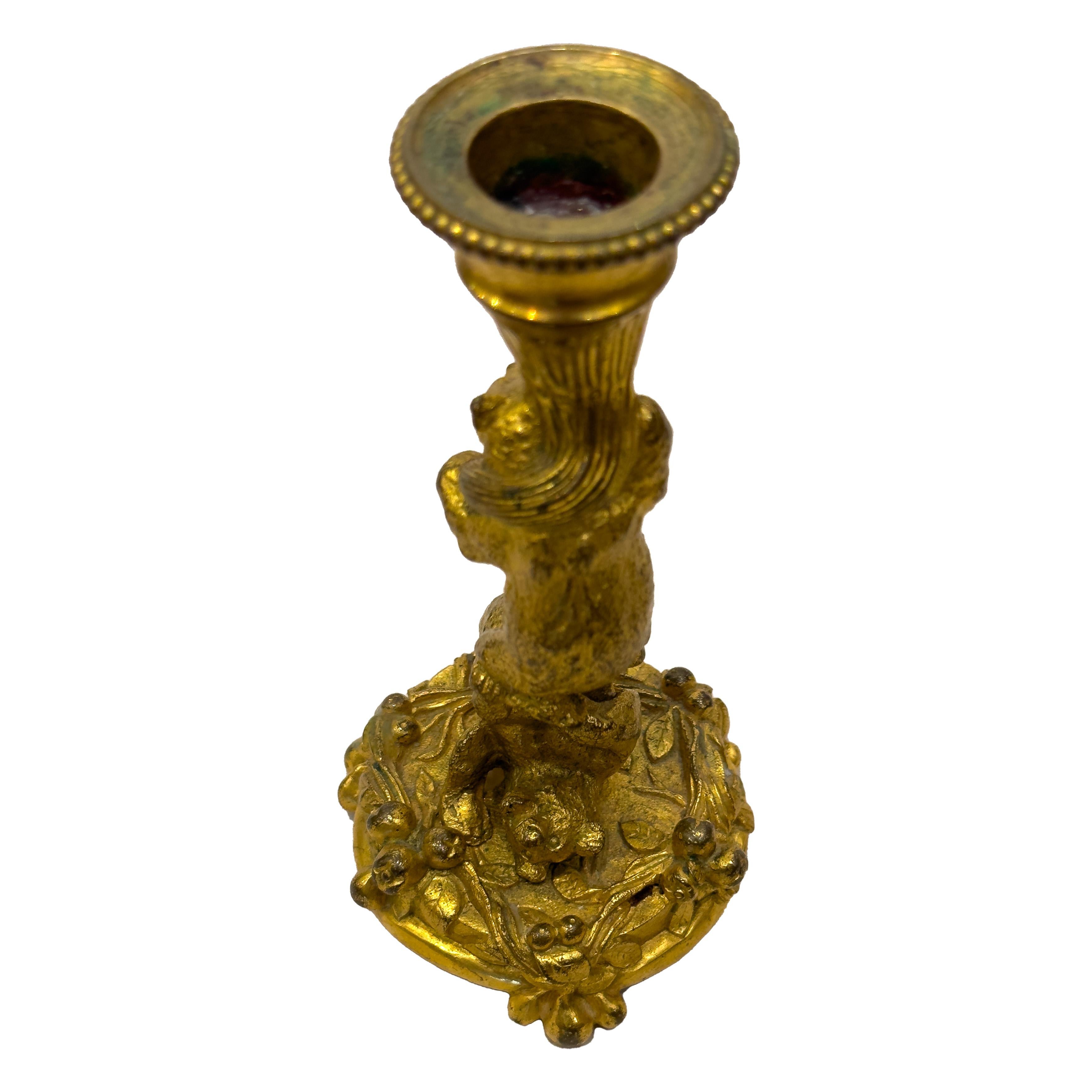 Francese Candeliere a forma di orsetto in bronzo dorato del XIX secolo di Christophe Fratin in vendita