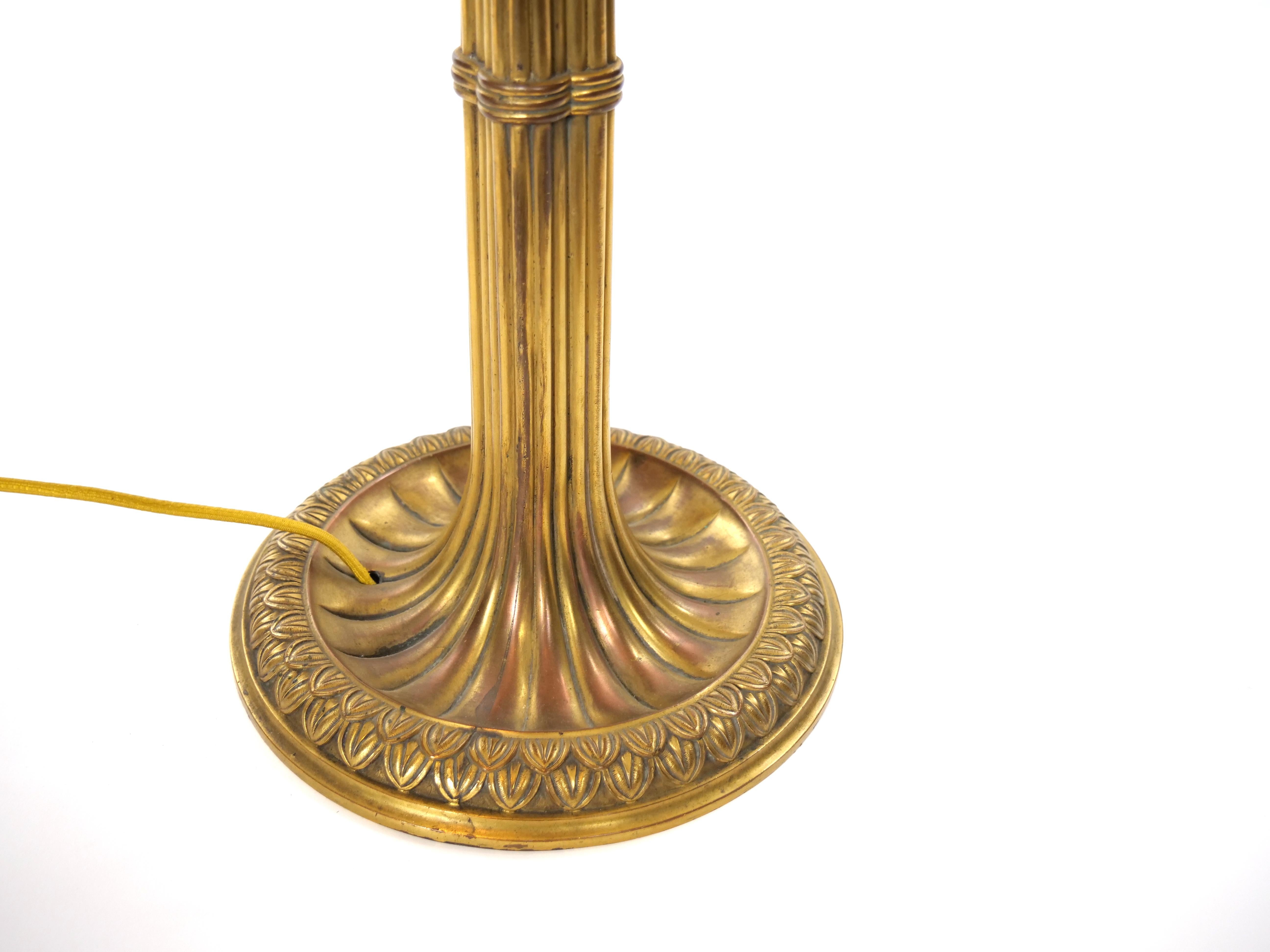 Vergoldete Bronze-Kerzenständer-Tischlampe im Stil des 19. Jahrhundert im Angebot 4