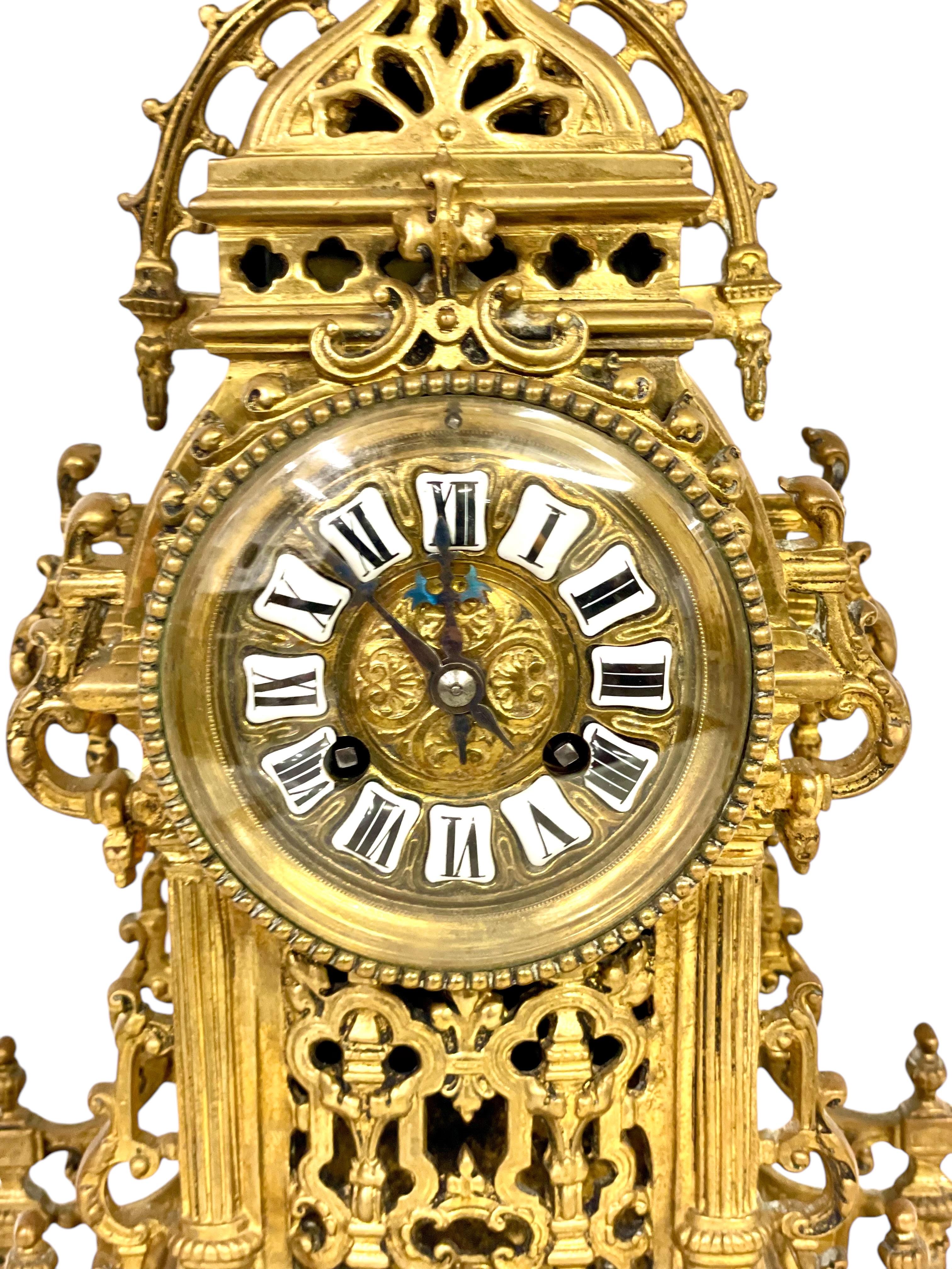 19th Century Gilt Bronze Cathedral Mantel Clock In Good Condition For Sale In LA CIOTAT, FR
