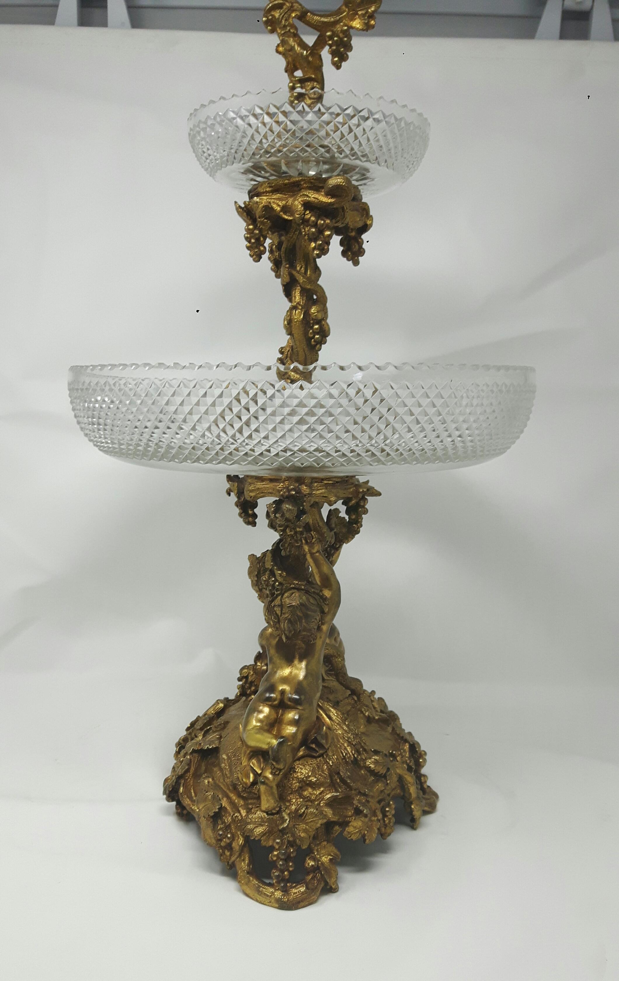 Moulage Centre de table en bronze doré du 19e siècle en vente
