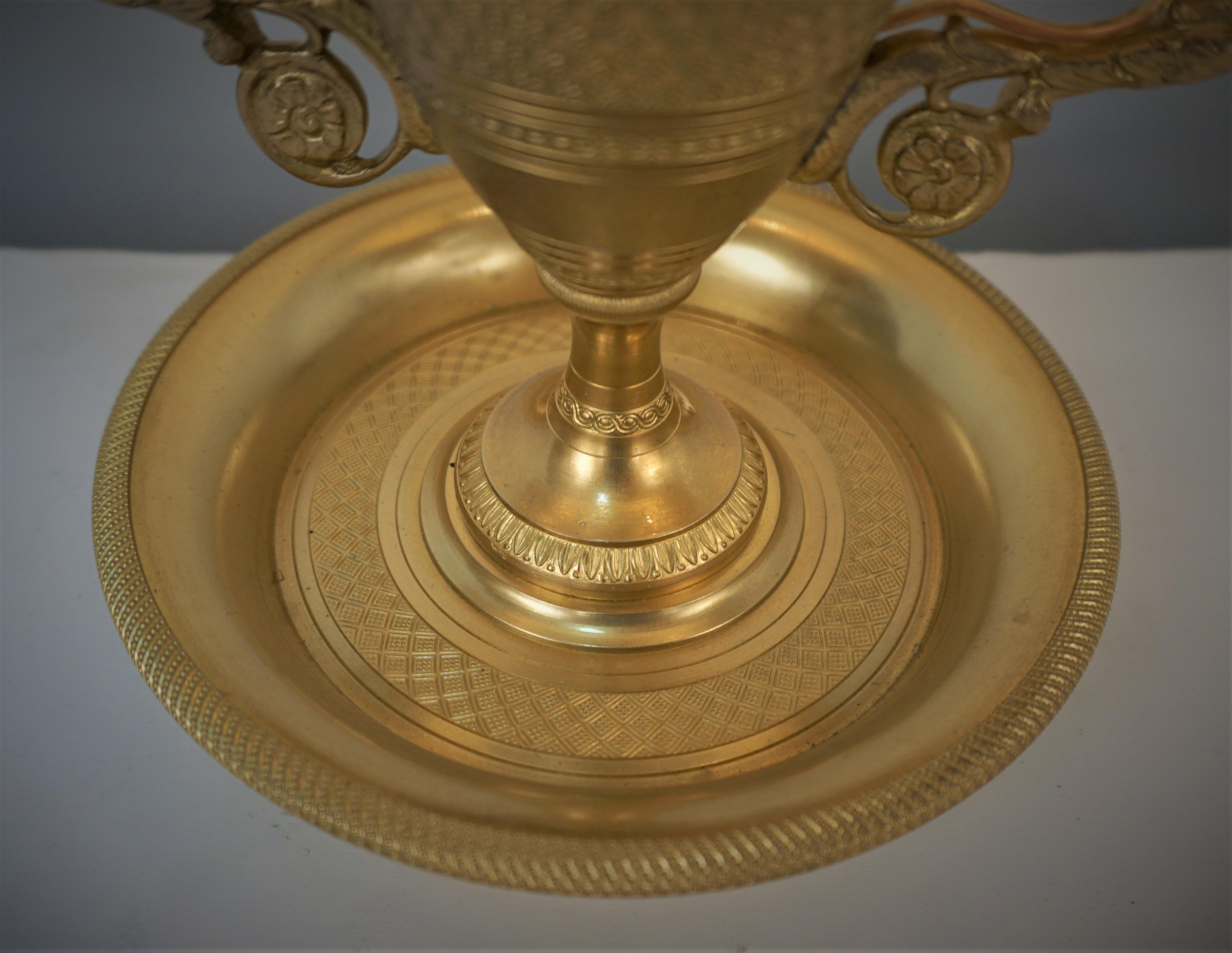 Empire-Bouillotte-Lampe aus vergoldeter Bronze, 19. Jahrhundert im Angebot 1