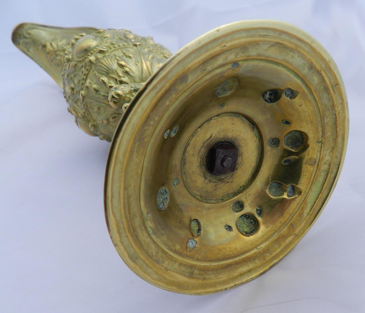Doré 19ème siècle Aiguière en bronze doré Pichet décoratif Renaissance classique en vente