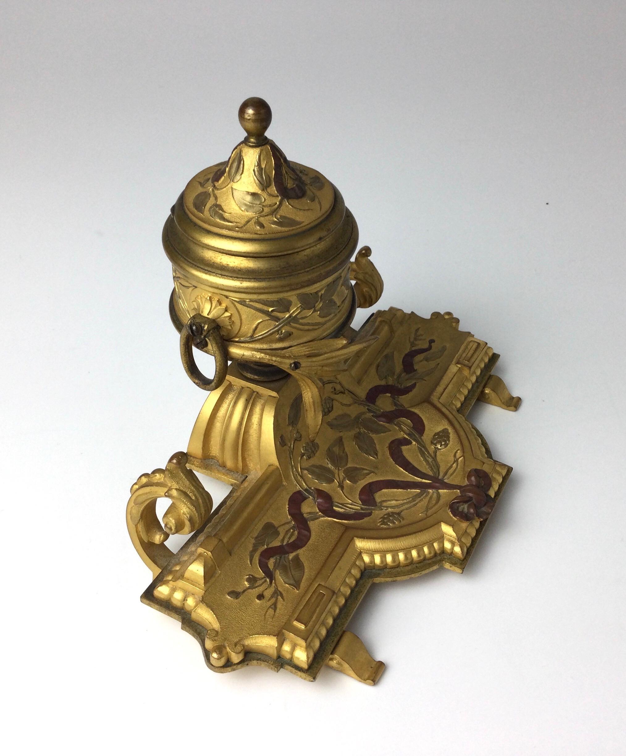 Français Encrier français en bronze doré du 19ème siècle en vente