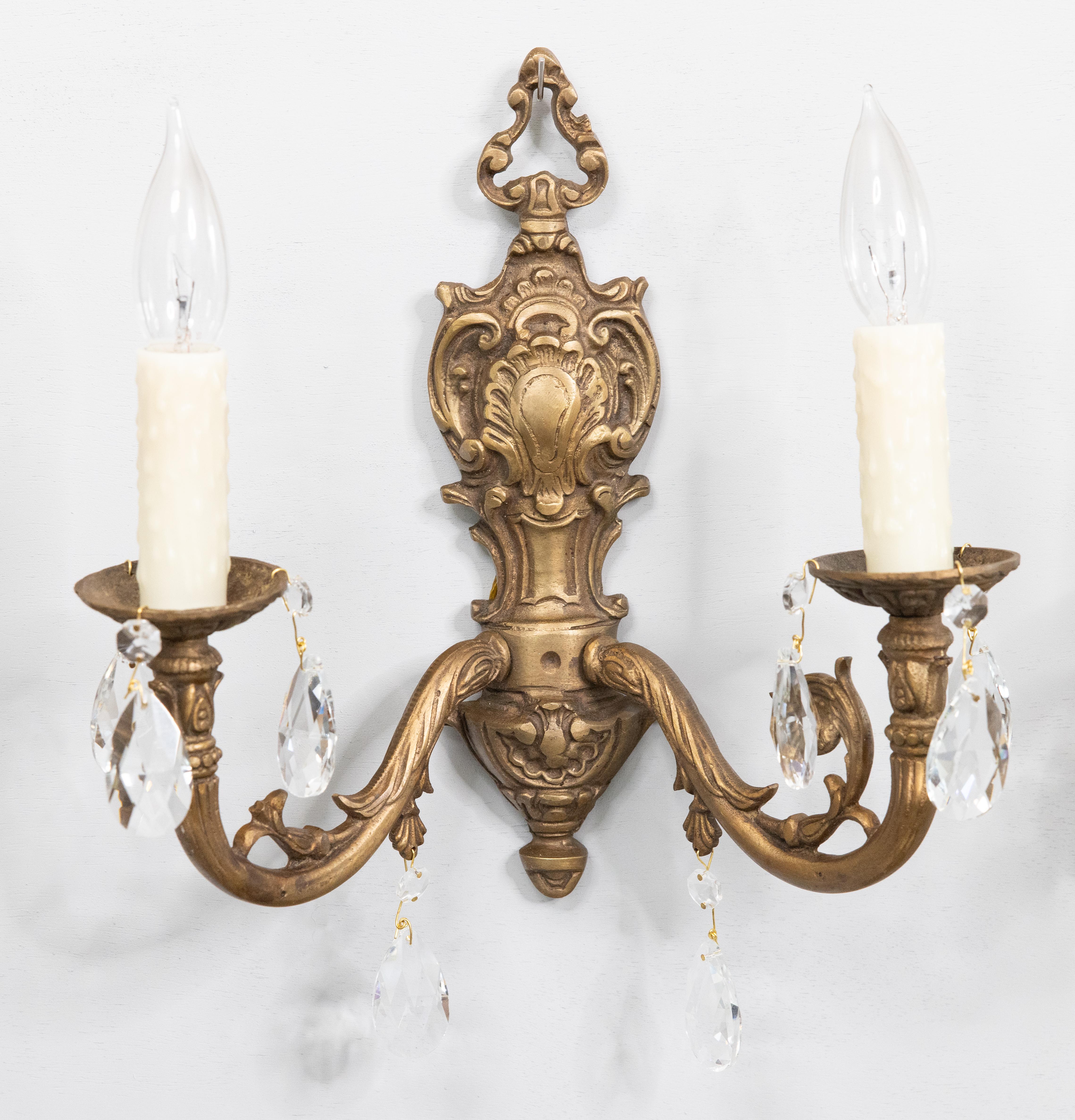 Provincial français Paire d'appliques murales françaises du 19ème siècle en bronze doré en vente