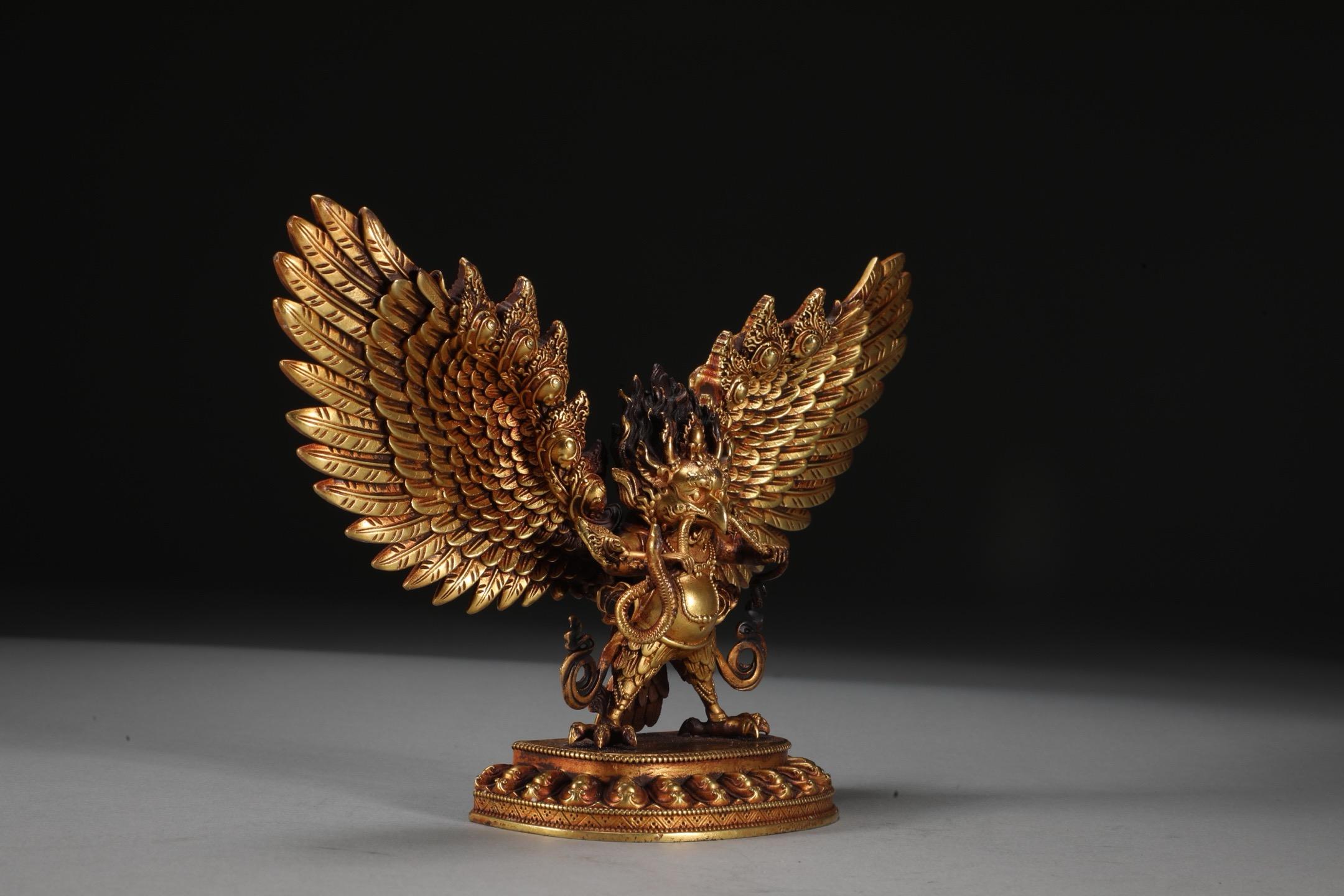 19th Century Gilt Bronze Garuda Buddha Statue In Fair Condition For Sale In 景德镇市, CN