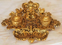Tintenfass-Set aus vergoldeter Bronze des 19. Jahrhunderts mit Tintenbläser und Kerzenhalter