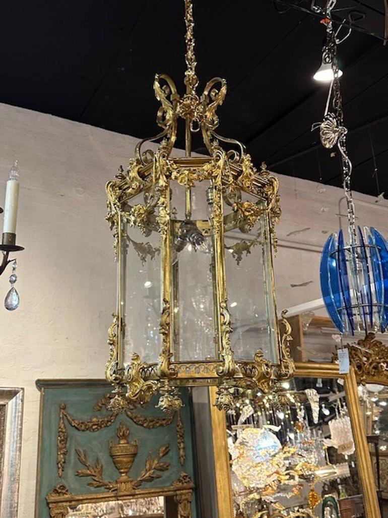 Francese Lanterna Luigi XV in bronzo dorato del XIX secolo in vendita