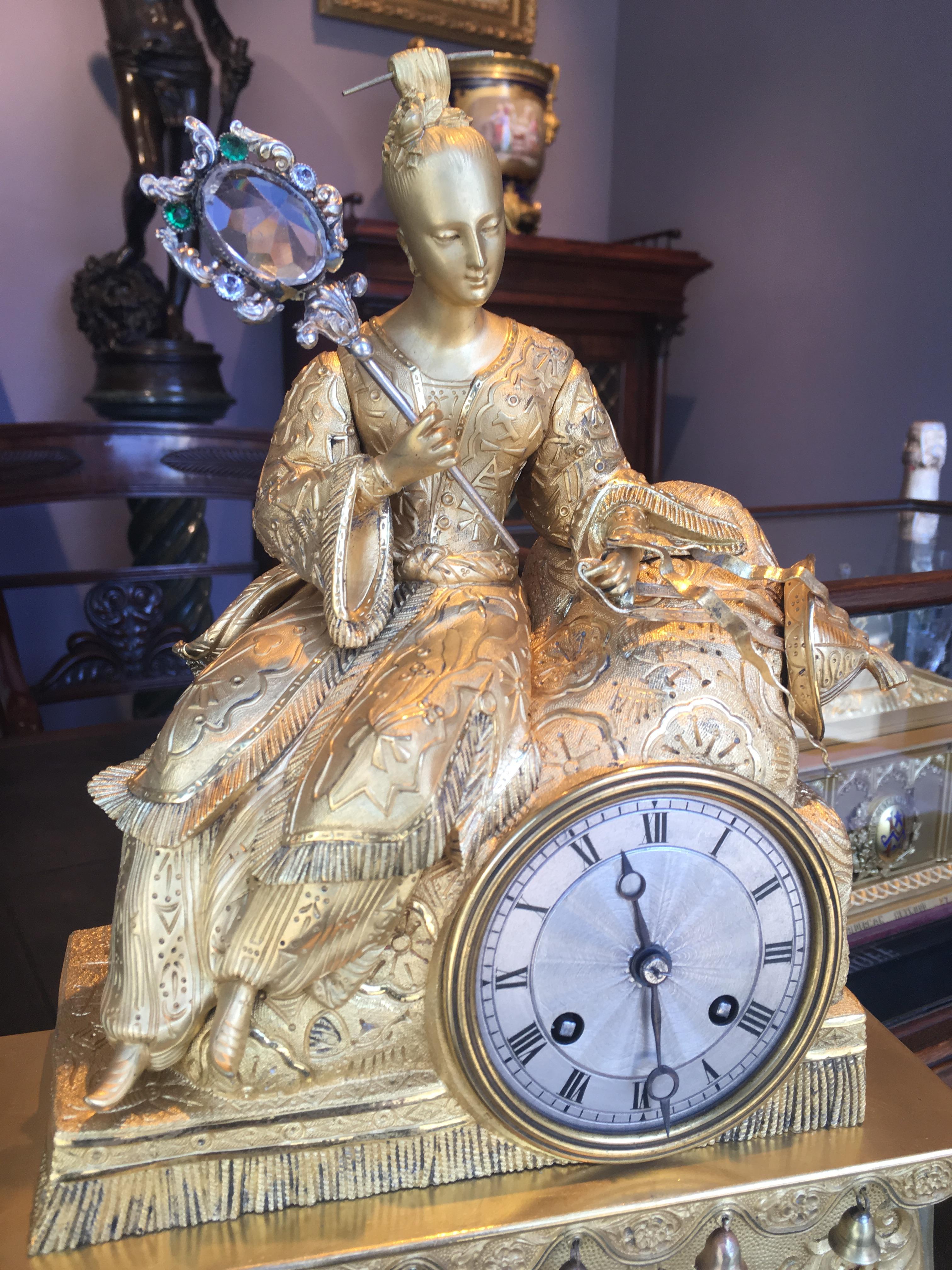 19th Century Gilt Bronze Mantle Clock in the Chinoiserie Taste In Excellent Condition For Sale In London, GB