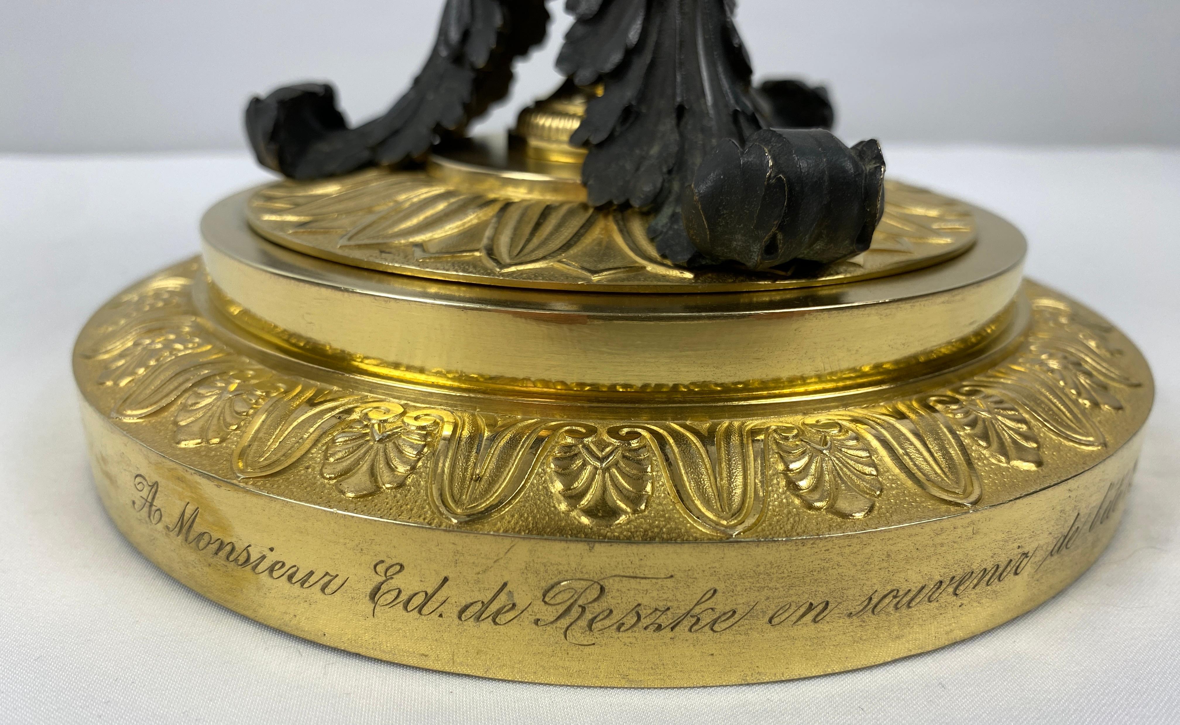 Centre de table en bronze doré du 19ème siècle avec cristal attribué à Baccarat en vente 4