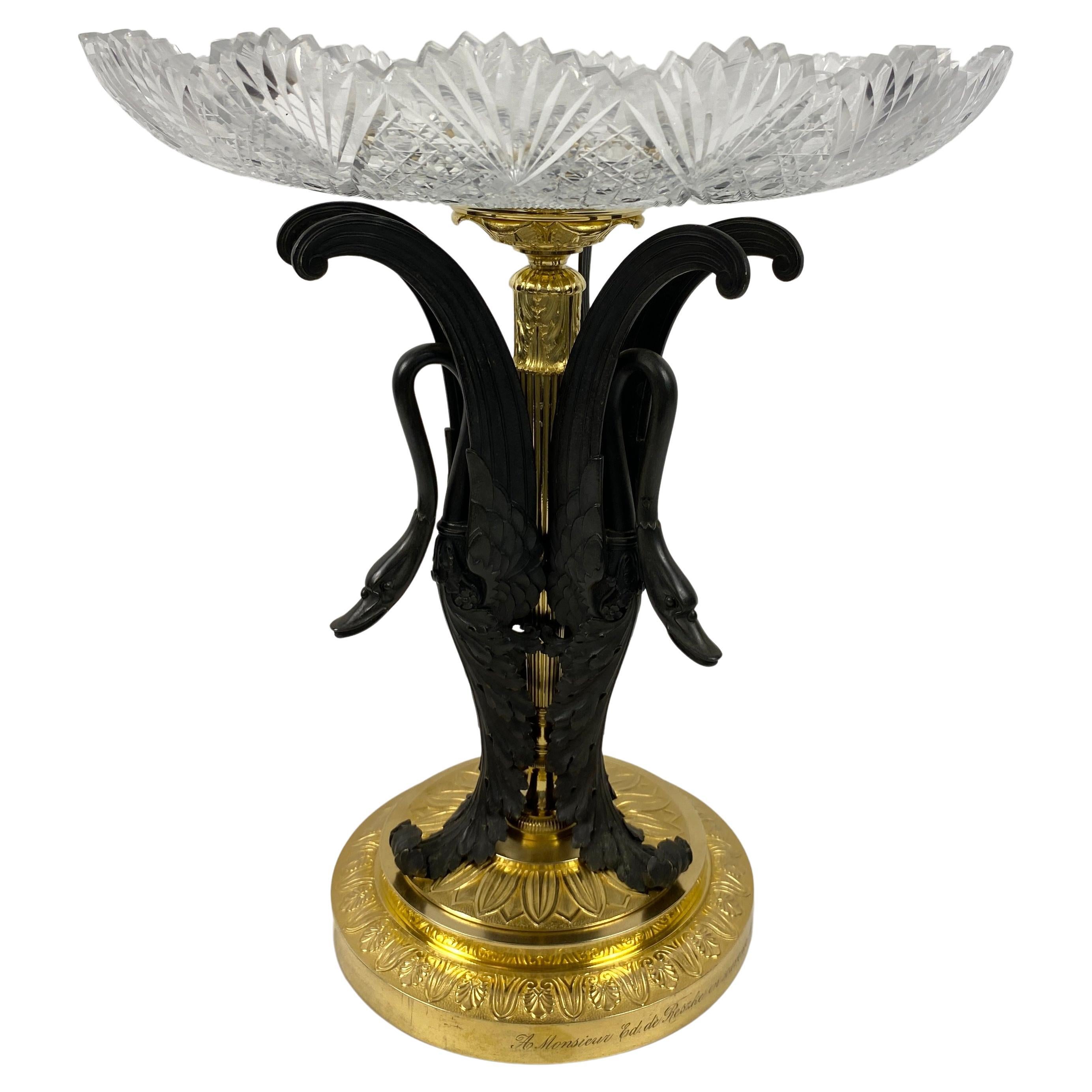 Centre de table en bronze doré du 19ème siècle avec cristal attribué à Baccarat
