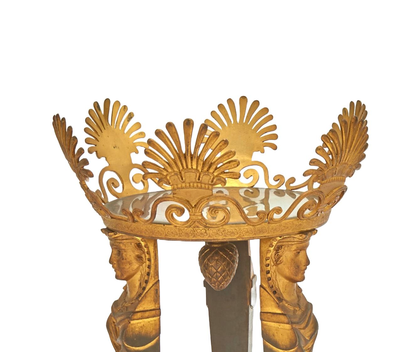 19. Jahrhundert vergoldete Bronze montiert / geschliffenes Glas Empire-Stil Centerpiece im Angebot 4