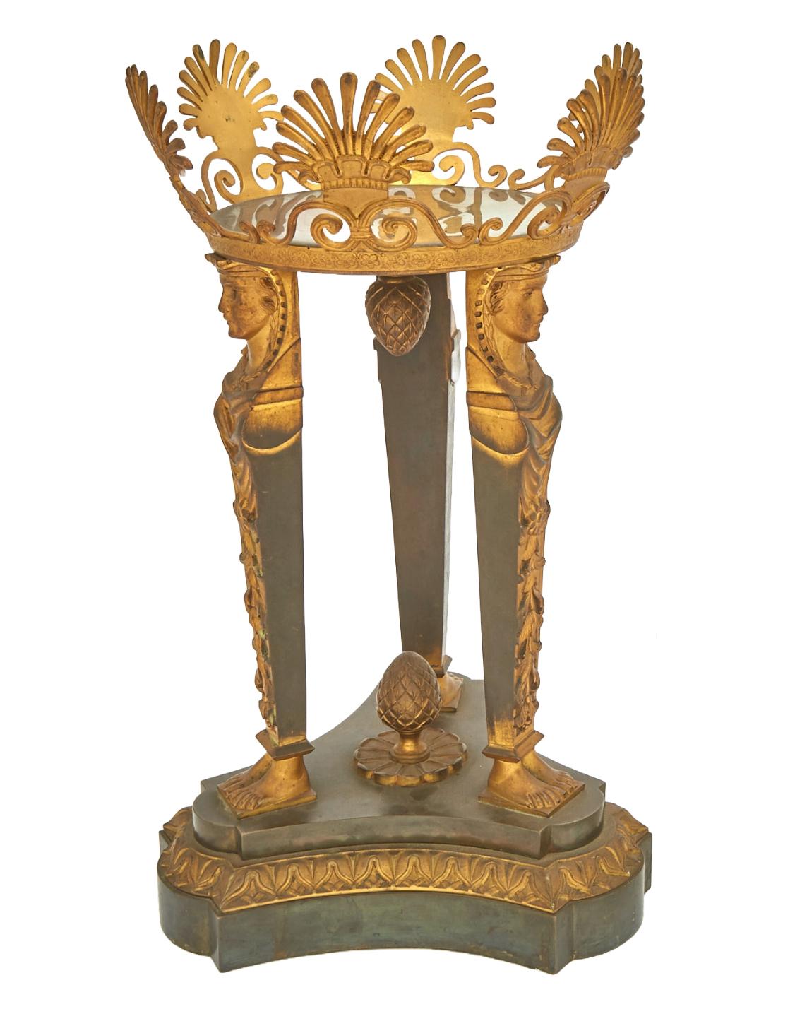 Centro de Mesa Estilo Imperio Siglo XIX Montado en Bronce Dorado / Vidrio Tallado en venta 6