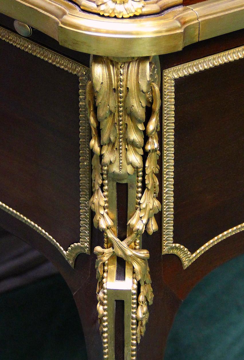 Vergoldetes Bronze-Ausstellungsbüro mit Zylindr aus dem 19. Jahrhundert von Henry Dasson im Angebot 3