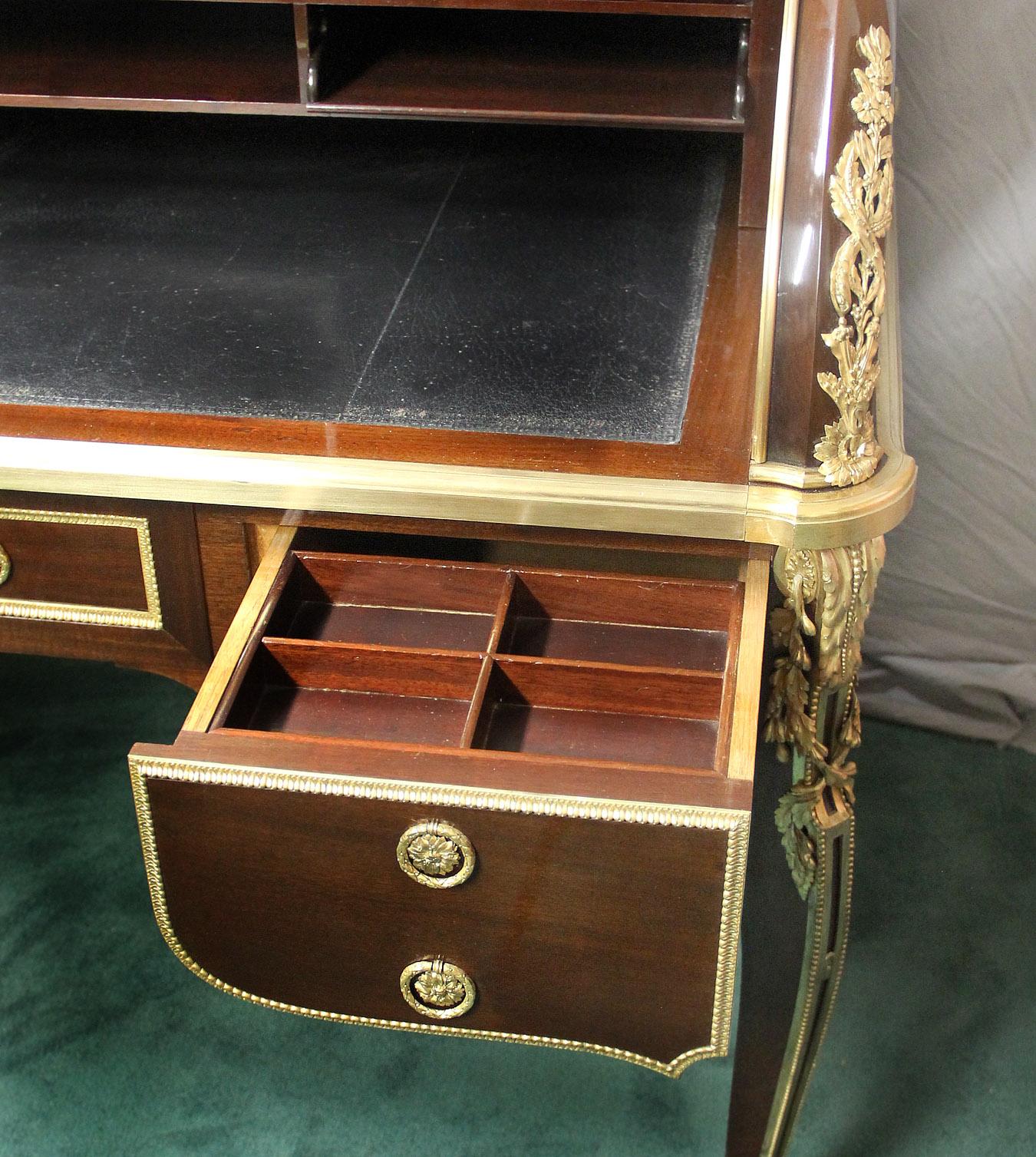 19th Century Gilt Bronze Mounted Exhibition Bureau a Cylindre by Henry Dasson For Sale 4