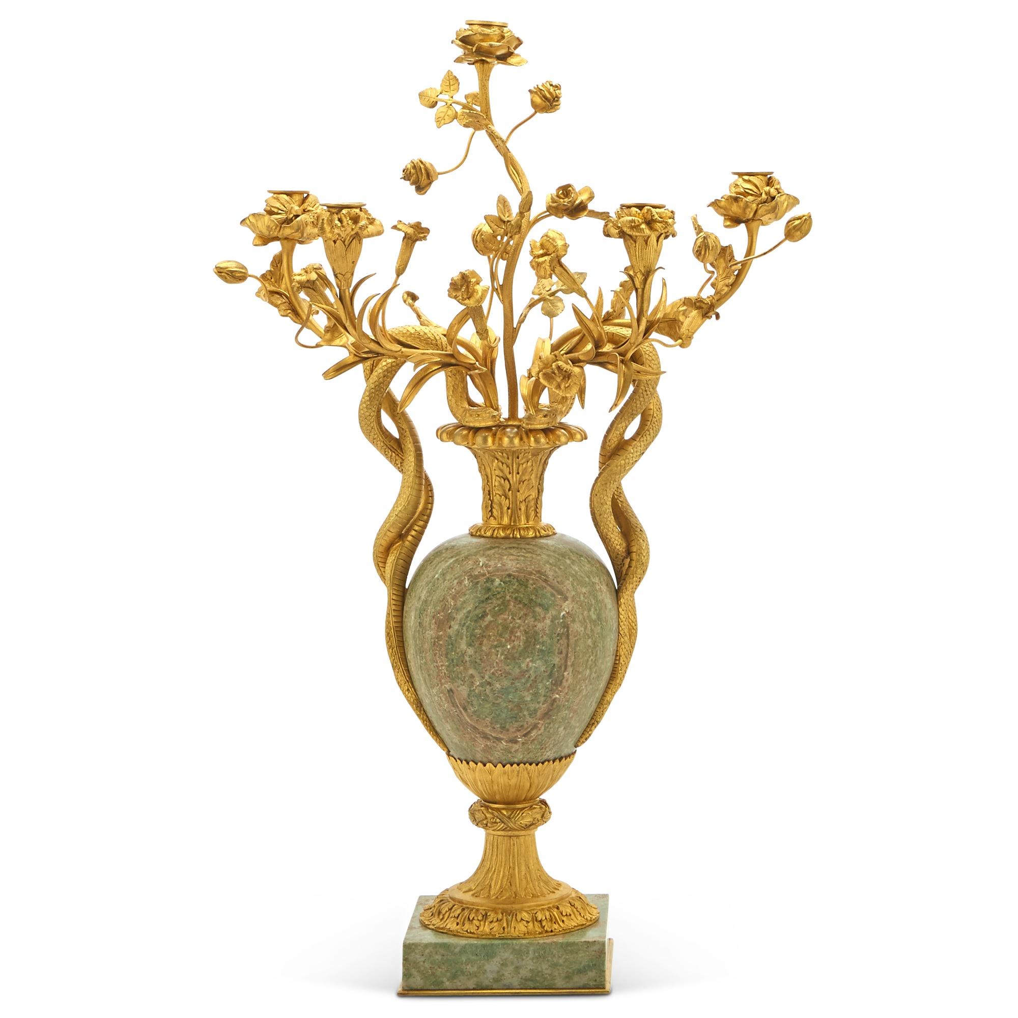 19. Jahrhundert Vergoldete Bronze / Marmor Louis XVI Stil Fünf Arm Kandelaber im Angebot 6