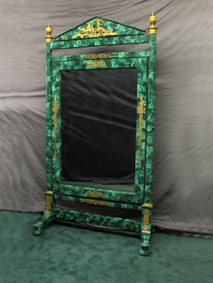 Miroir de coiffeuse en malachite Napoléon III du 19e siècle, monté sur bronze doré