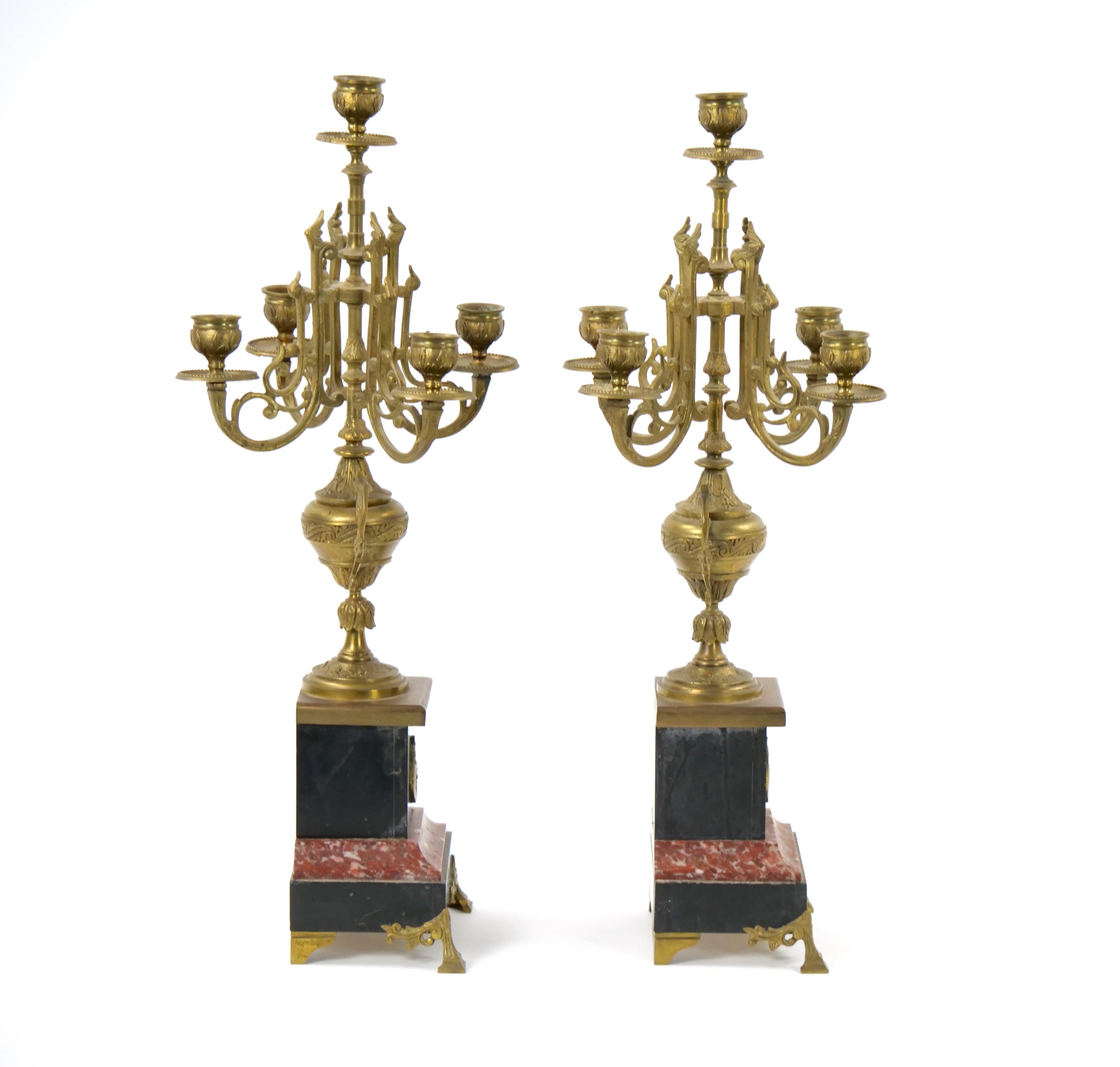 Candelabro de cinco brazos de pizarra y mármol rouge del siglo XIX montado en bronce dorado en Bueno estado para la venta en Tarry Town, NY