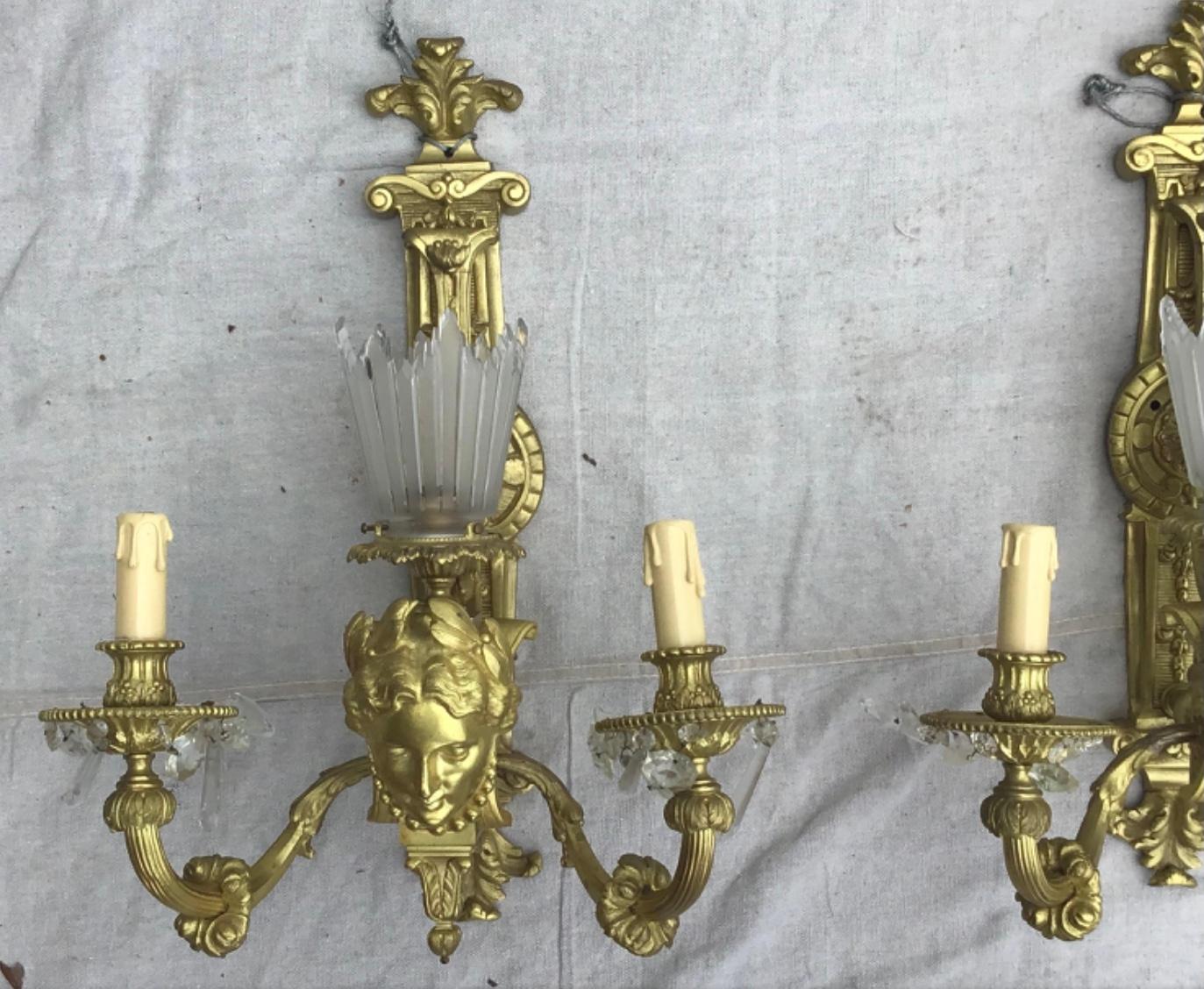 Paire d'Appliques en Bronze Doré du 19ème Siècle État moyen - En vente à Bradenton, FL