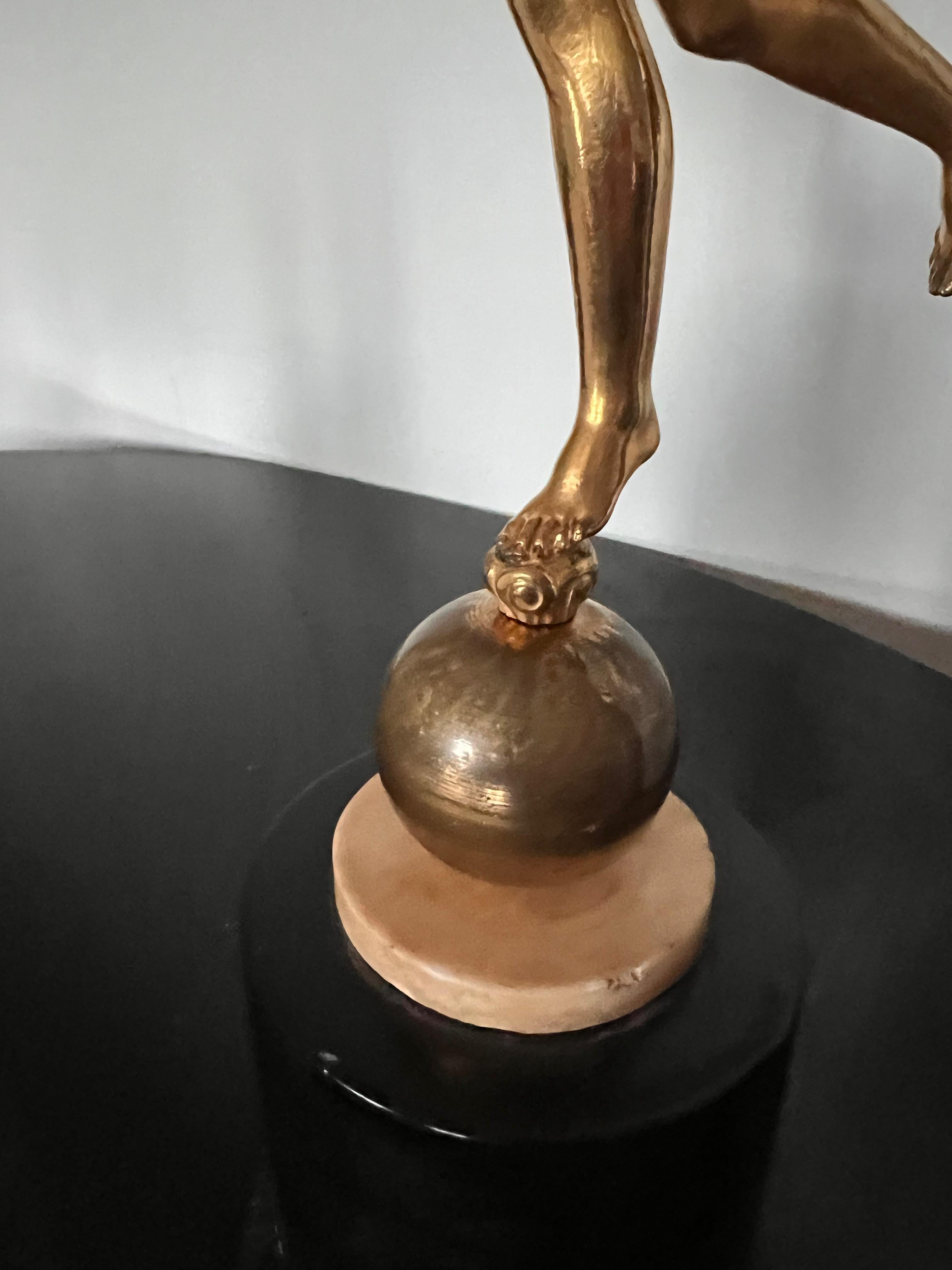 Scultura in bronzo dorato di Aurora del XIX secolo in vendita 5