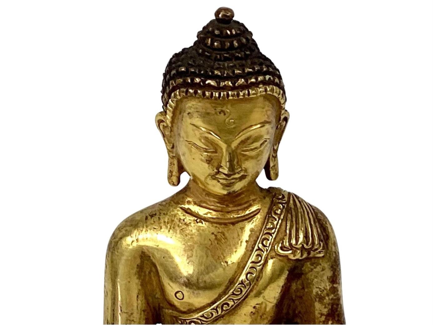 Chinoiserie 19th Century Gilt Bronze Seated Buddha For Sale