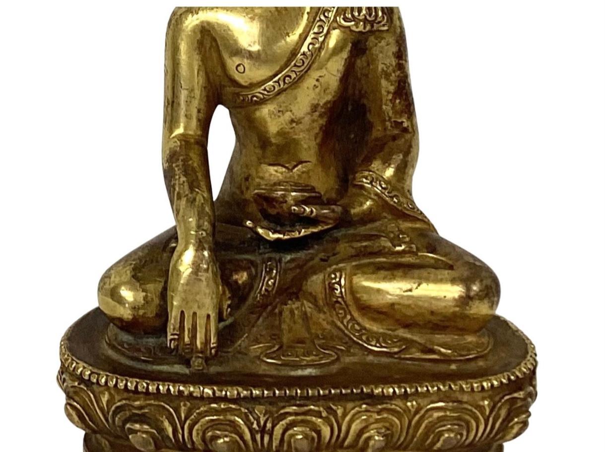 Chinese 19th Century Gilt Bronze Seated Buddha For Sale