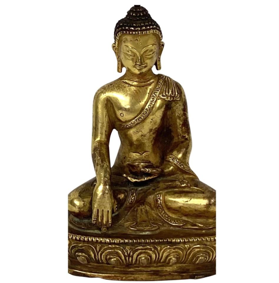 19th Century Gilt Bronze Seated Buddha For Sale 2