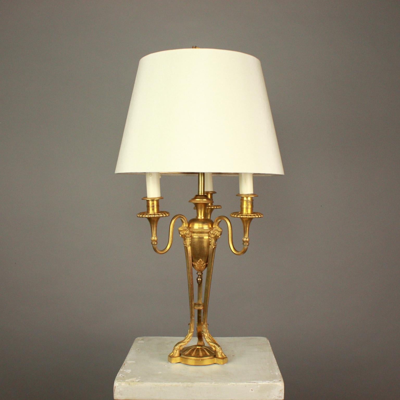 French Louis XVI Egyptian Revival Gilt Bronze 3-Light Table Lamp, ca. 1900 In Good Condition In Berlin, DE