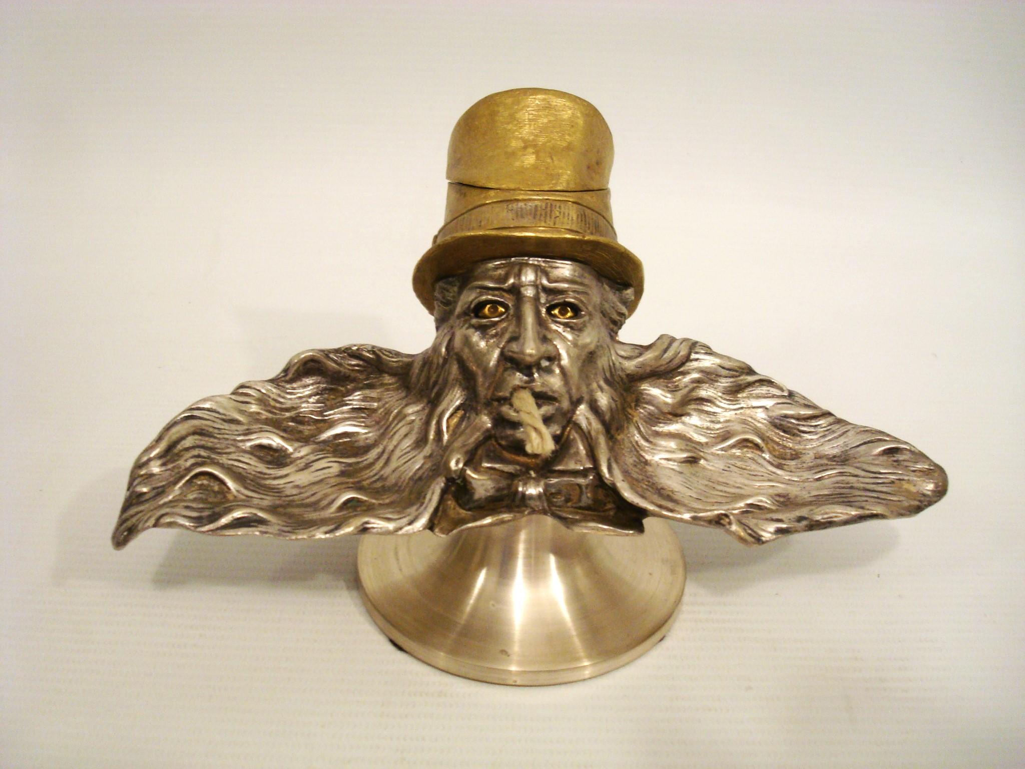 Début de l'époque victorienne Allume-cigares de table en bronze doré du 19e siècle, en forme d'homme barbu en vente