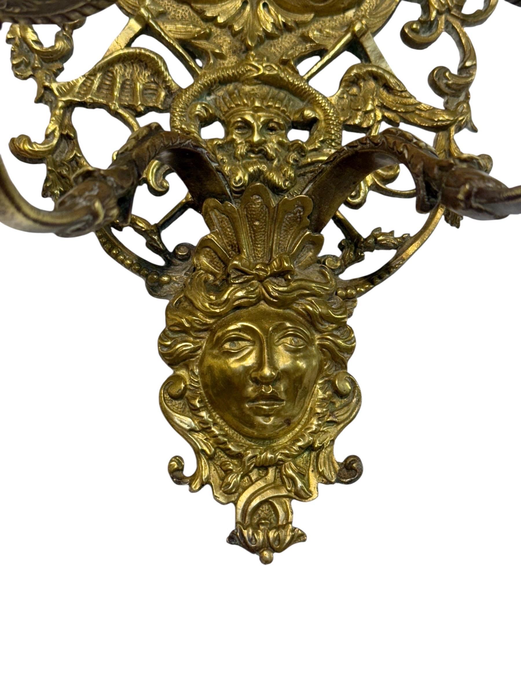Applique in bronzo dorato del XIX secolo con figure allegoriche in vendita 6