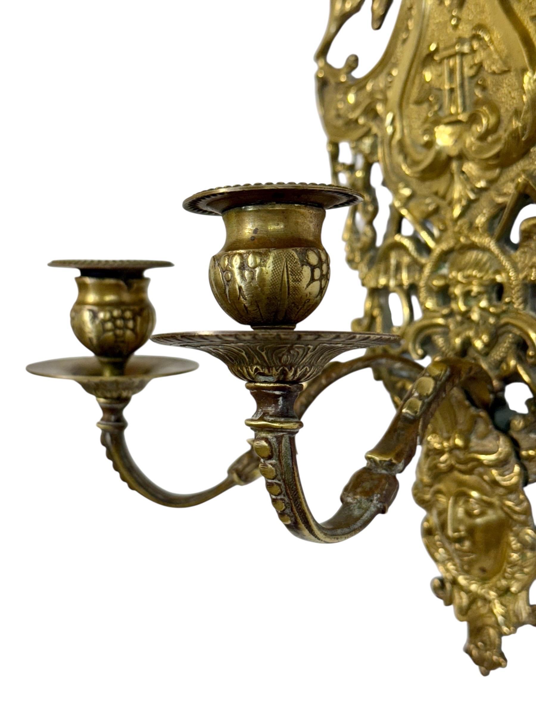 Applique in bronzo dorato del XIX secolo con figure allegoriche in vendita 7