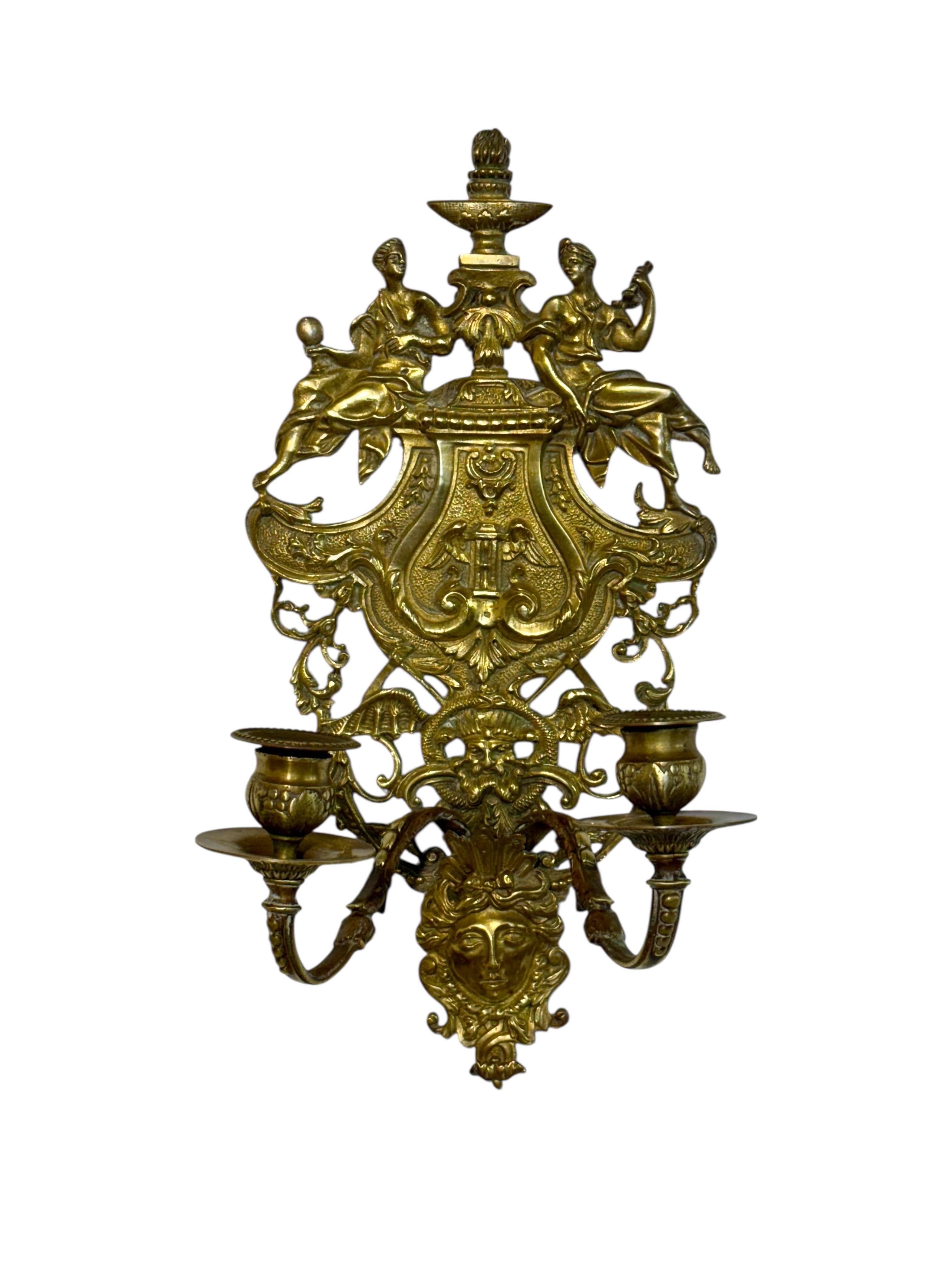 Applique in bronzo dorato del XIX secolo con figure allegoriche in vendita 10