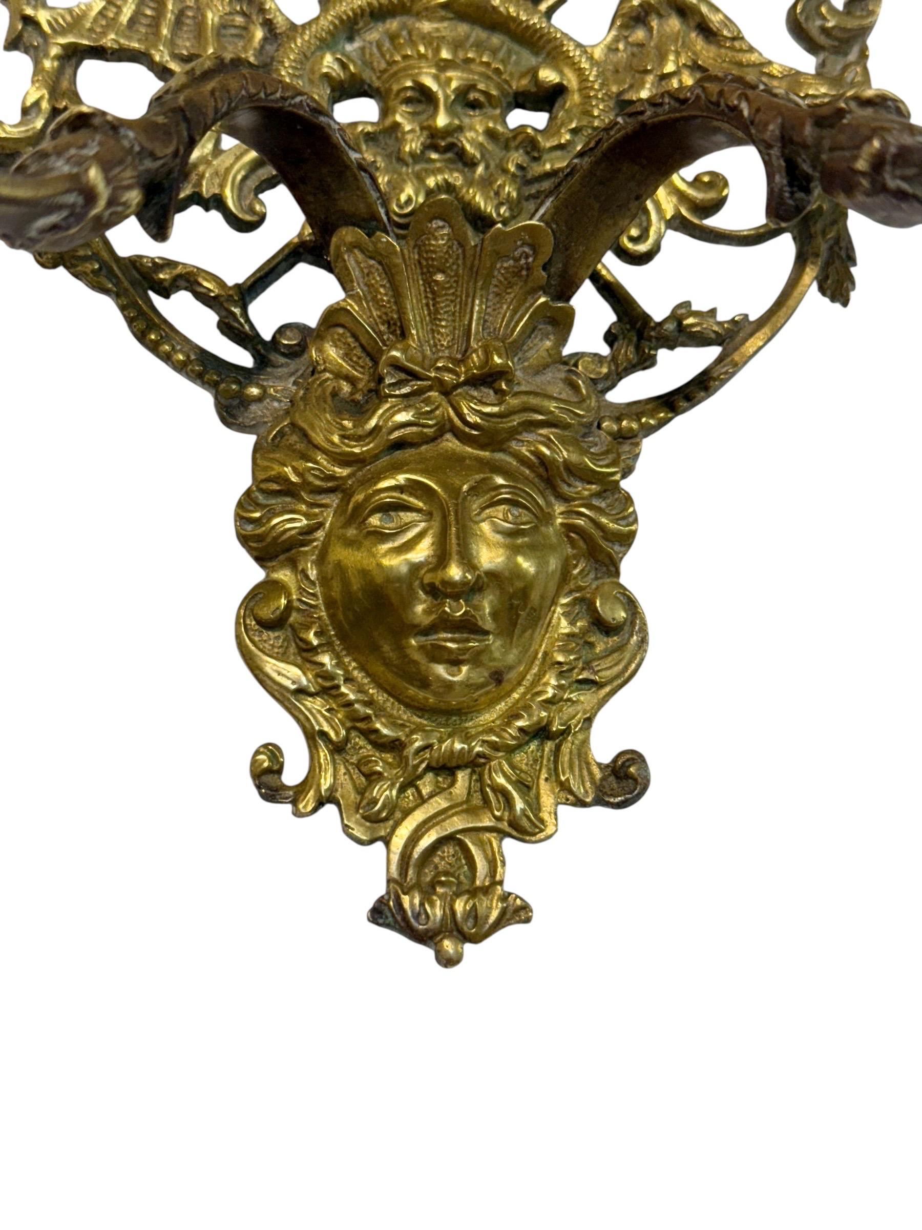 Applique in bronzo dorato del XIX secolo con figure allegoriche In condizioni buone in vendita a LA CIOTAT, FR