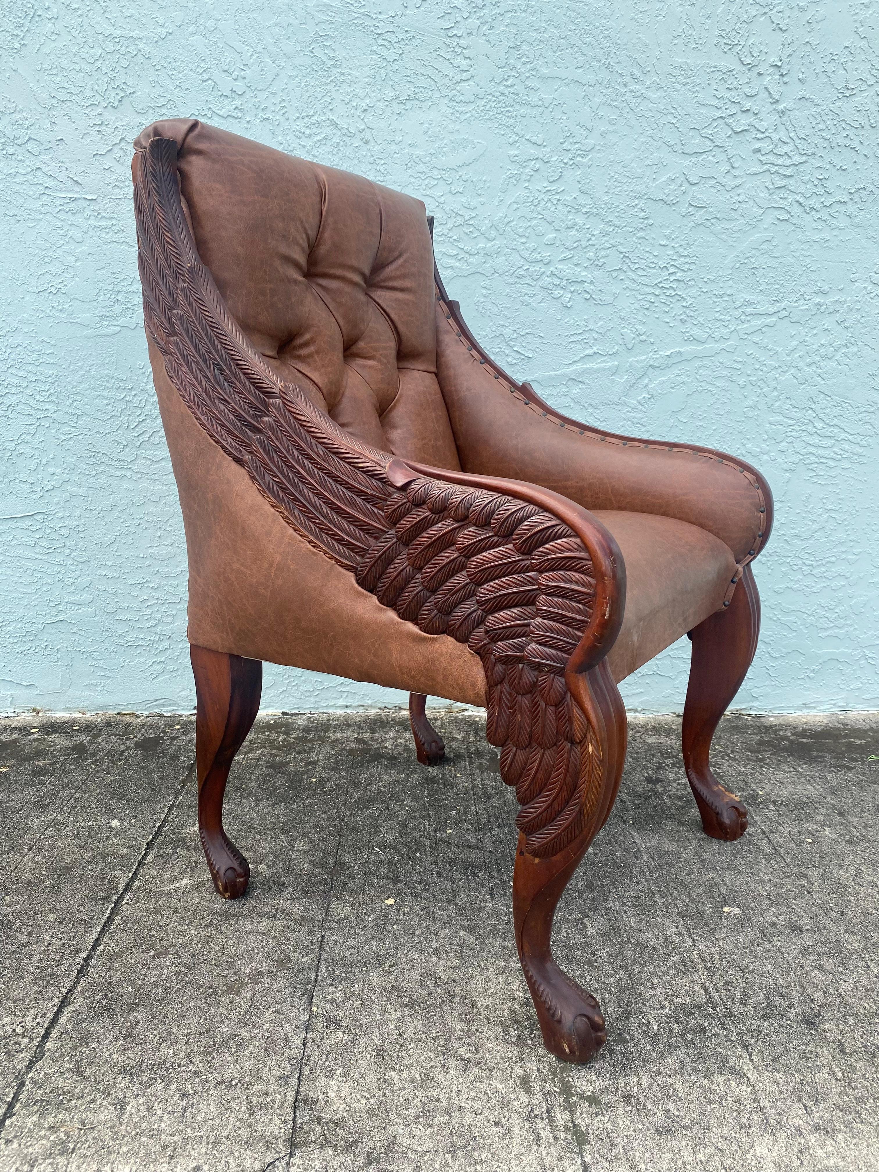 English 19th Century Gilt Carved Wood Swan Wings Library Chair  For Sale