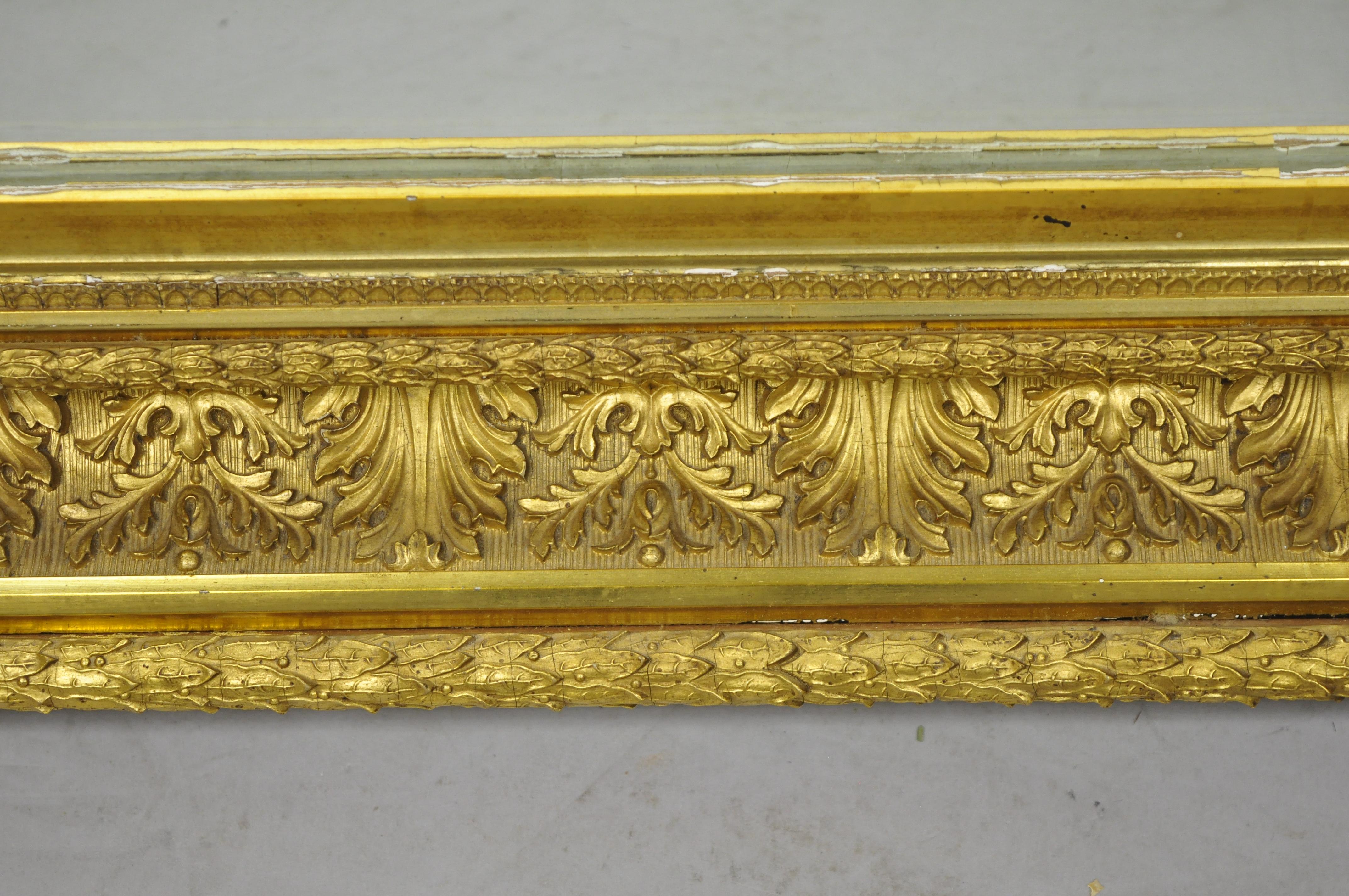 Gesso Miroir mural du 19ème siècle avec cadre en bois doré et gesso avec motif de feuillage 'b' en vente