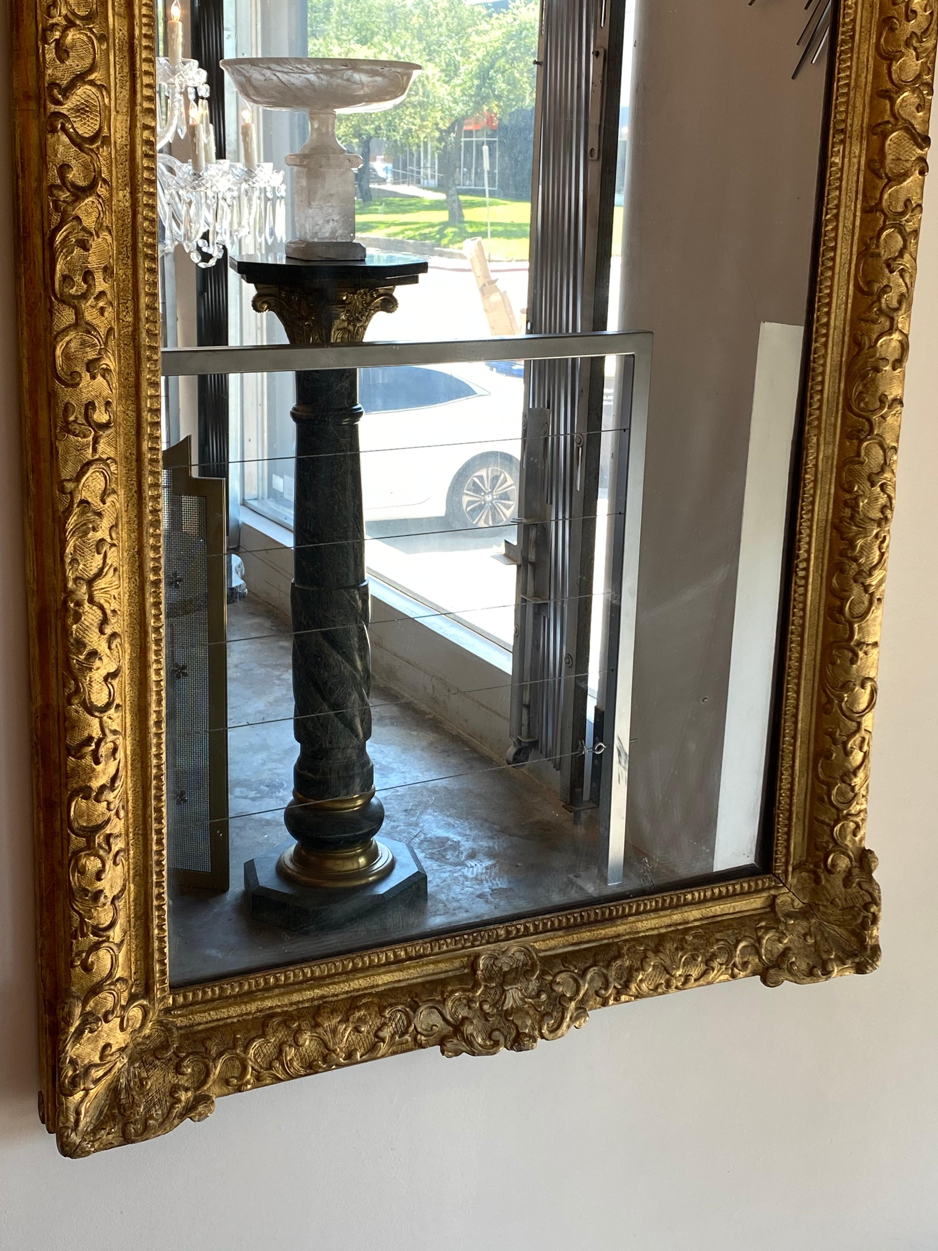 Miroir Louis XVI français du 19e siècle, doré à l'or fin Excellent état - En vente à Dallas, TX