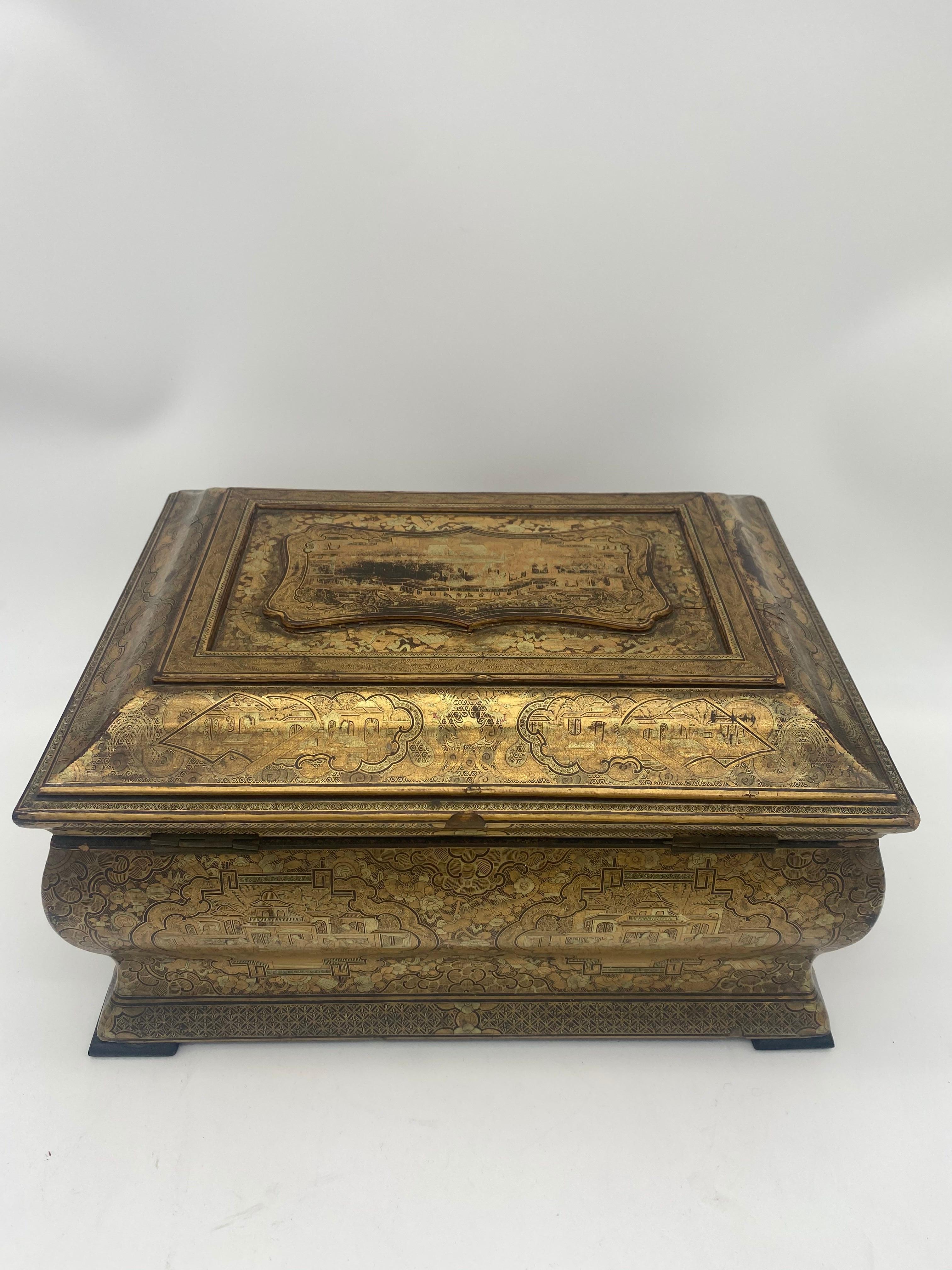 19th Century Gilt Lacquer Chinese Tea Caddy 10