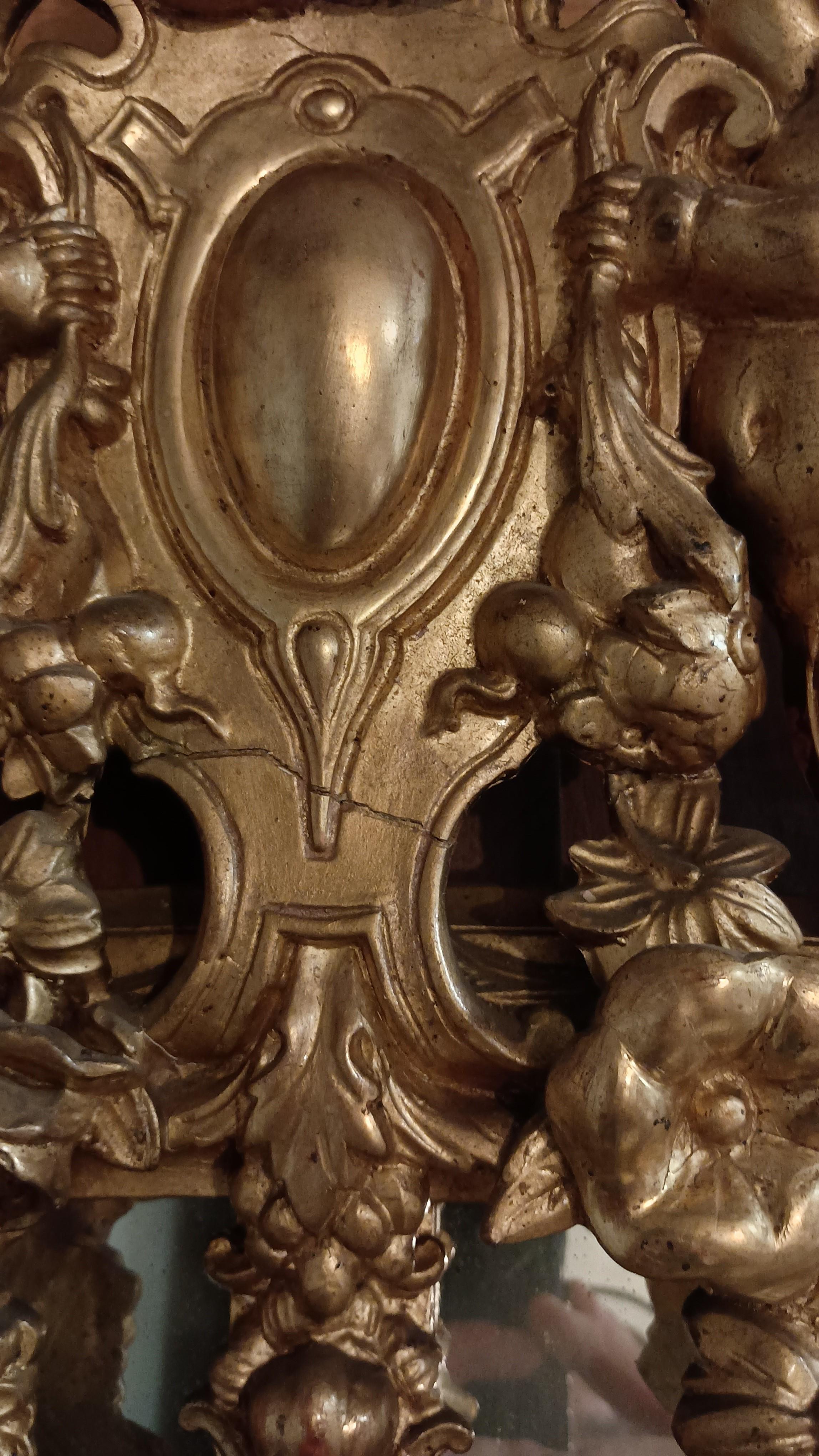 Miroir doré du 19e siècle avec verre à facettes en vente 2