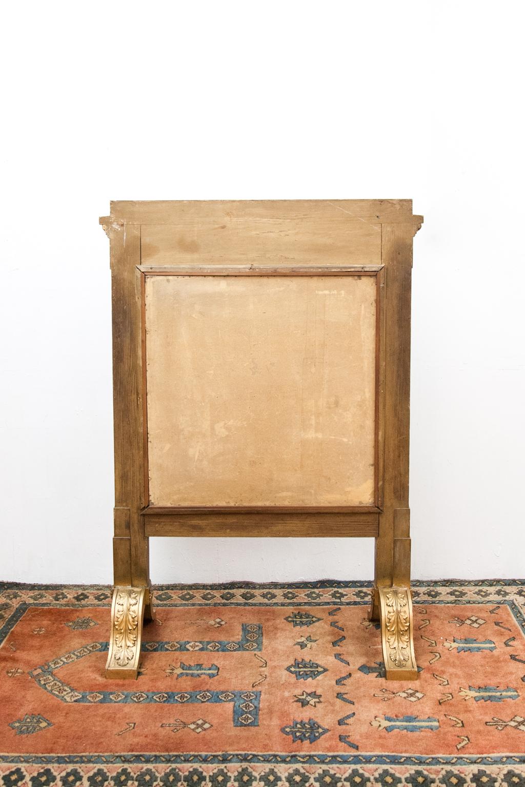 Fin du XIXe siècle Écran de cheminée du 19ème siècle, en bois doré, avec des aiguilles en vente