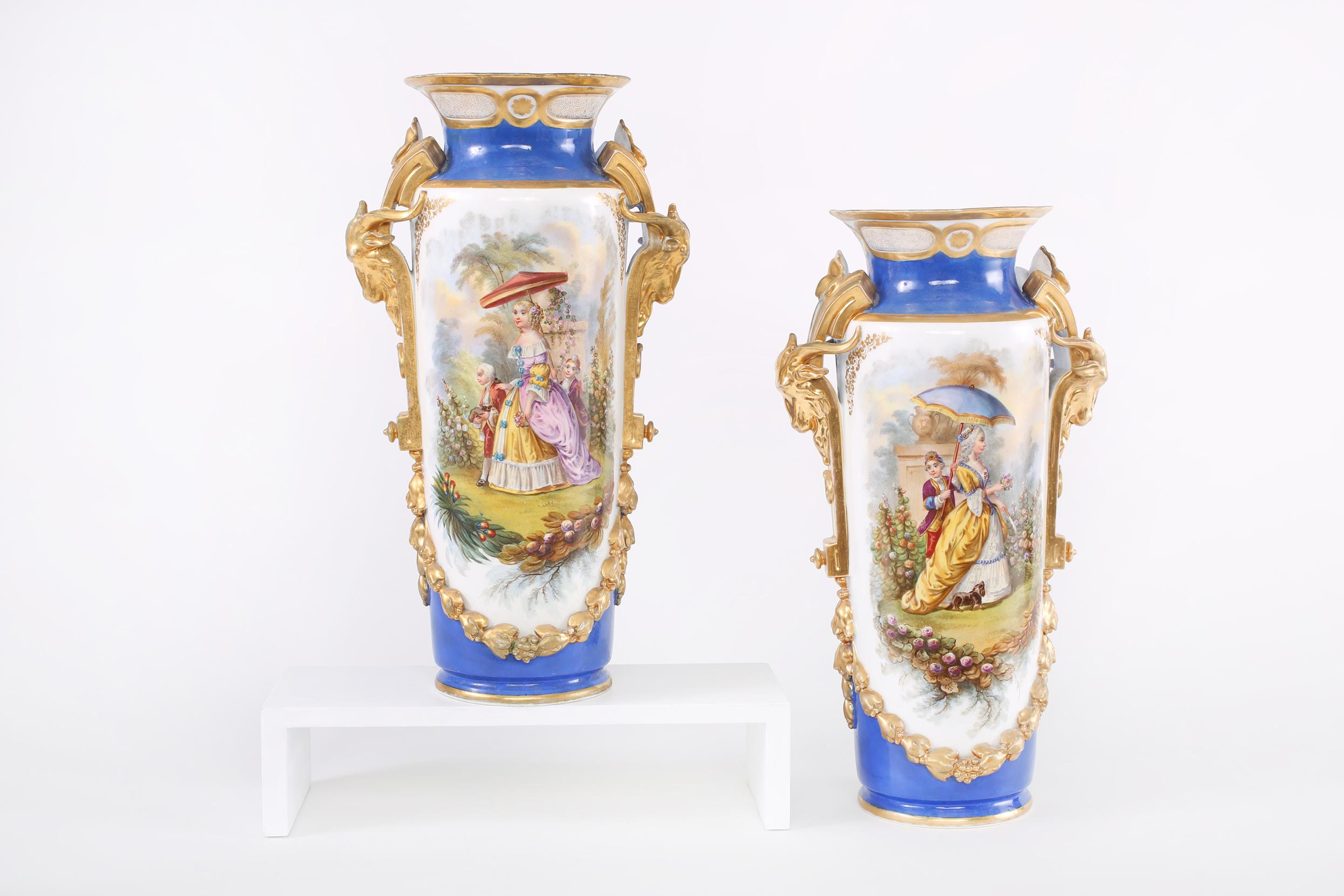 19th Century Gilt Porcelain Decorative Pair Vases For Sale 6