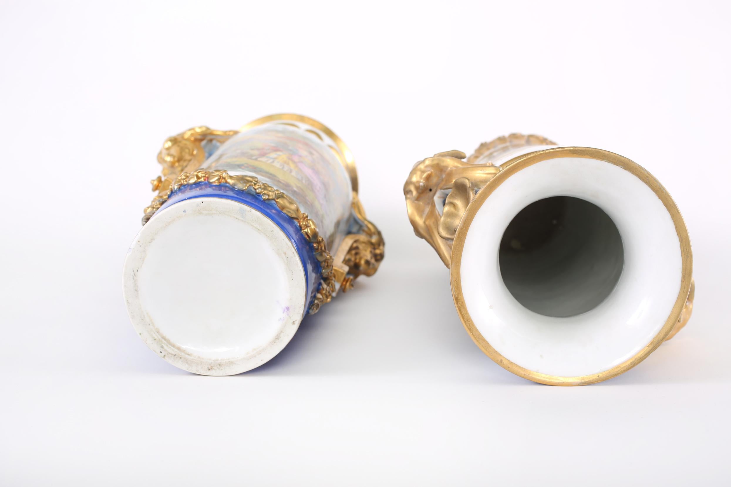 19th Century Gilt Porcelain Decorative Pair Vases For Sale 7