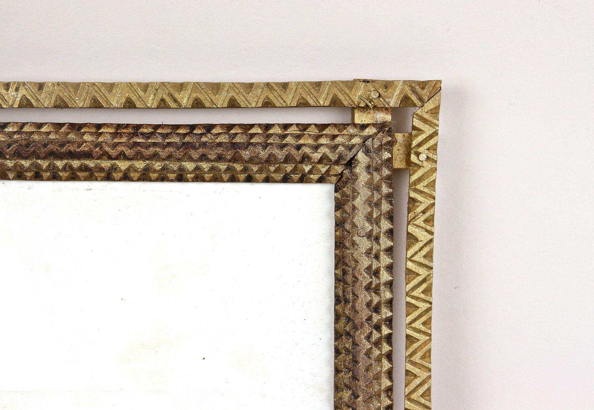 Hand-Carved 19th Century Gilt Rustic Tramp Art Photo Frame, Austria, circa 1870 For Sale