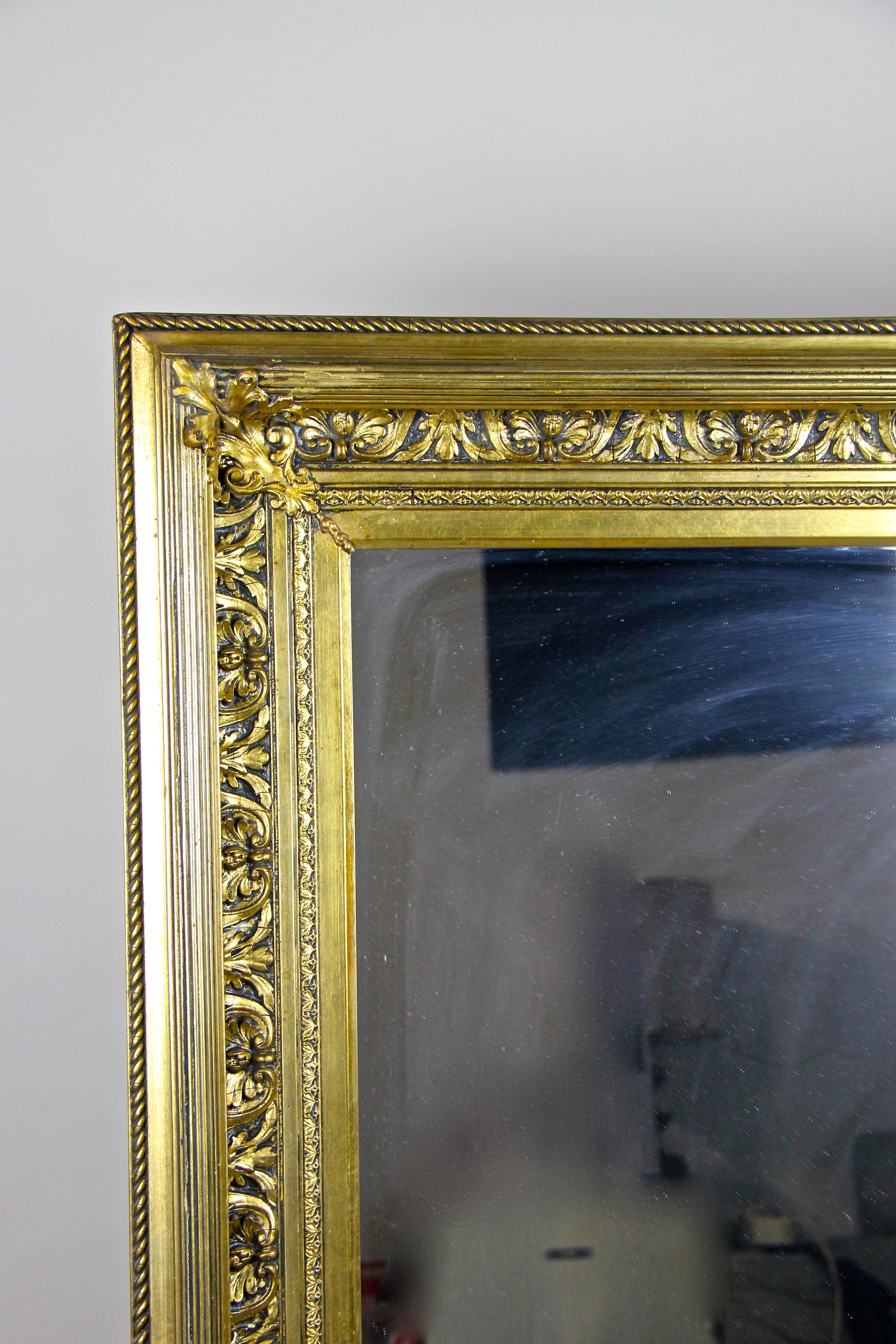 Exceptional 19th century gilt wall mirror from the so-called 